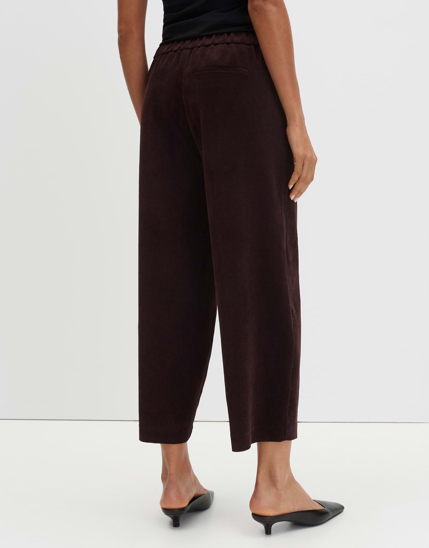 someday Stoffhose CISILIA CURVED CORDUROY Barrel Pants aus Feincord Samtige Oberfläche mit edler Optik