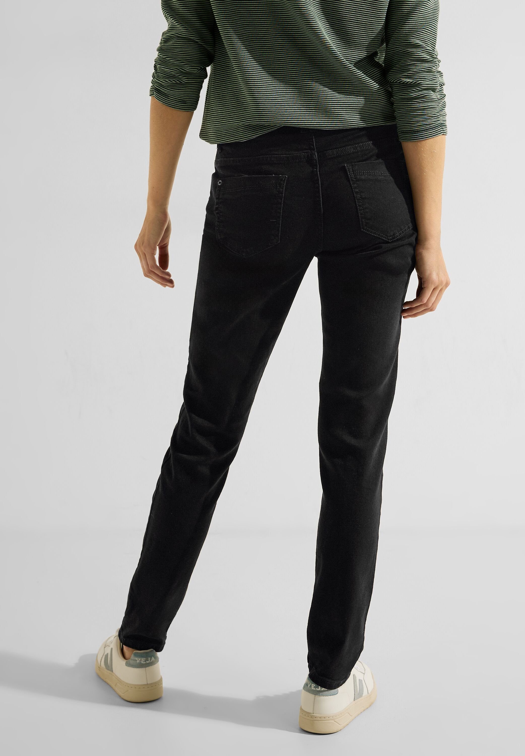 CECIL Loose-fit-Jeans Middle Waist. Reduzierter Preis € 50,99. Unverbindliche Preisempfehlung € 59,99