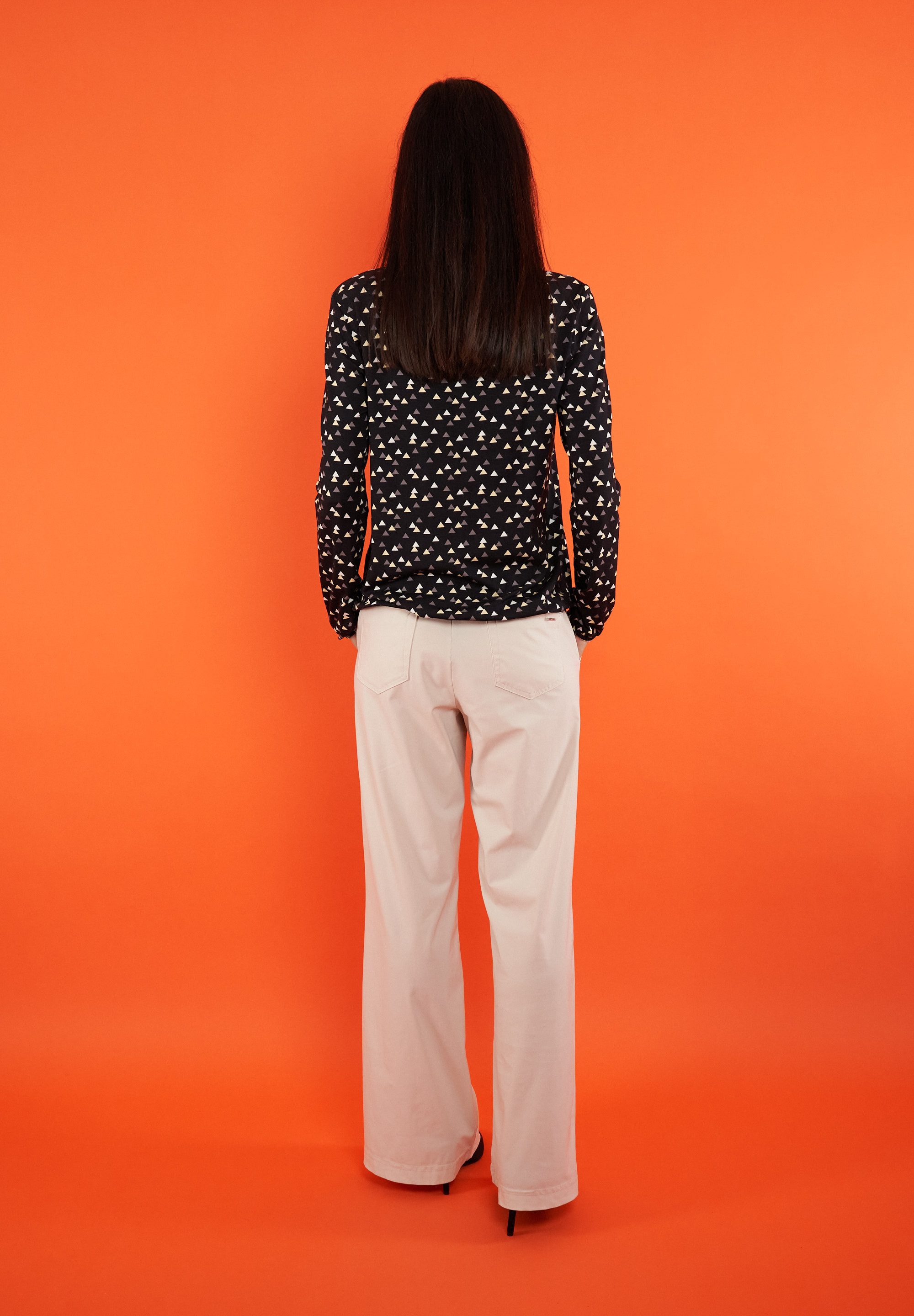 Seidel Moden Langarmshirt Exklusiv bei OTTO mit grafischem Muster und Detail am Ausschnitt, MADE IN GERMANY – Bild 2 von 3