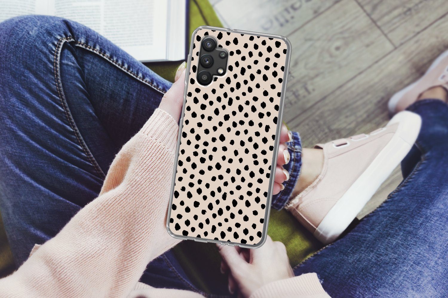 MuchoWow Handyhülle für Samsung Galaxy A32 5G Polka dots - Schwarz - Beige, Smartphone-Bumper, Print, Handy Schutzhülle Dünn