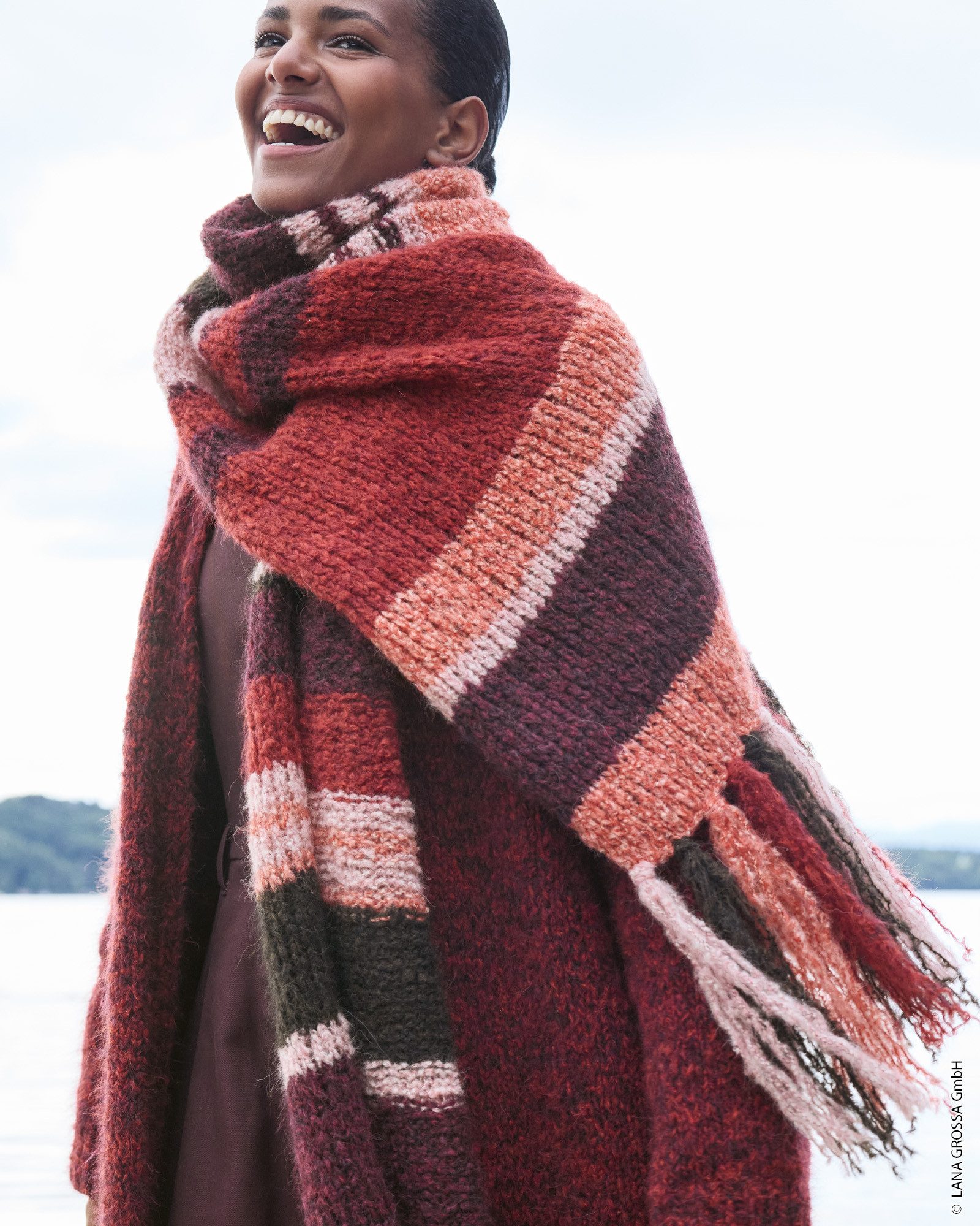 LANA GROSSA MILANO (NERA) Flauschiges Strickgarn mit elegantem Melange-Effekt Häkelwolle, 140 m (Weiches, gebürstetes Garn aus einer Mischung aus Baby-Alpaka un – Bild 5 von 5