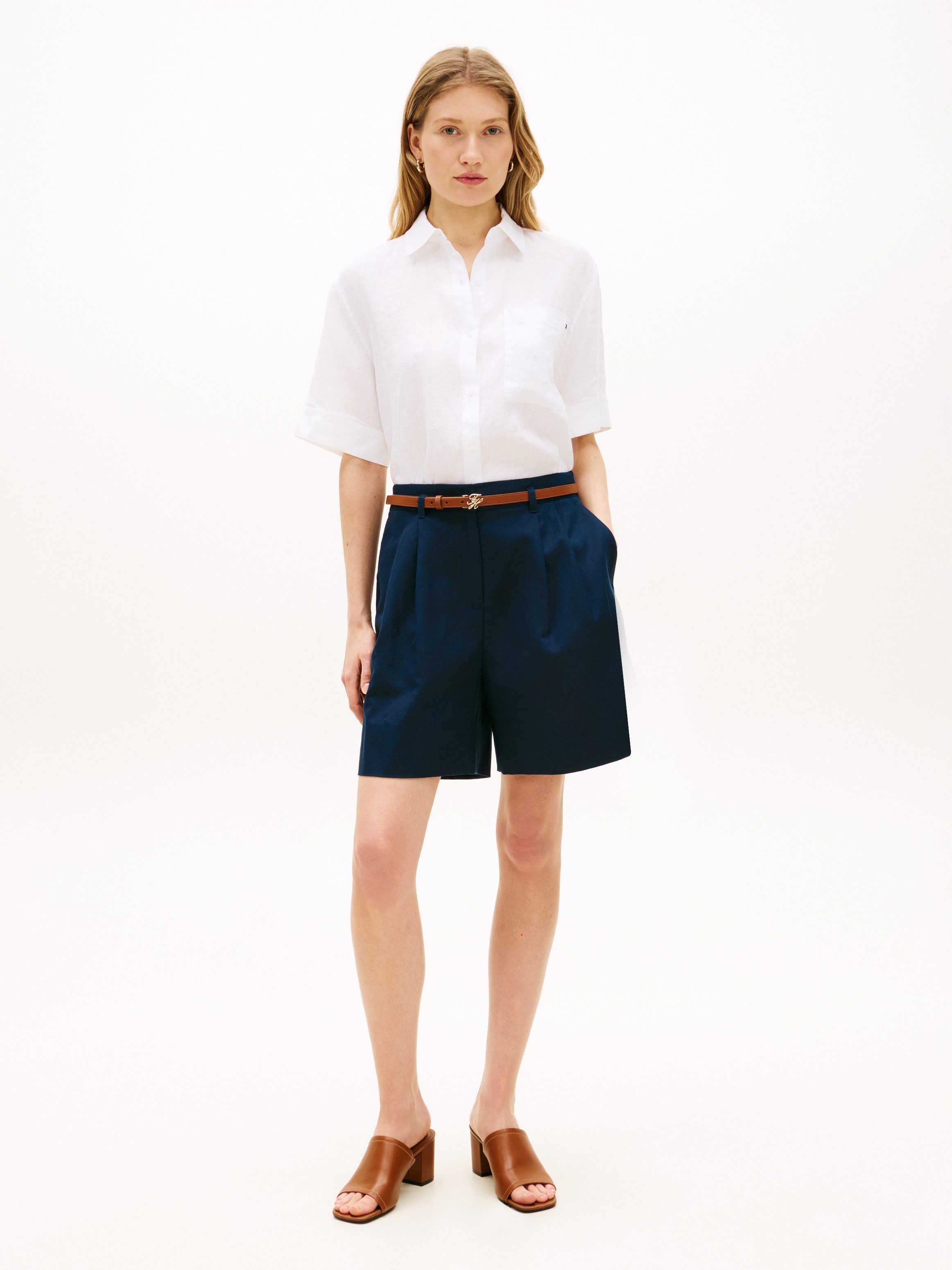 Tommy Hilfiger Kurzarmbluse ESS LINEN SHORT SLEEVE SHIRT mit aufgesetzter Brusttasche und Flag-Stickerei, reines Leinen