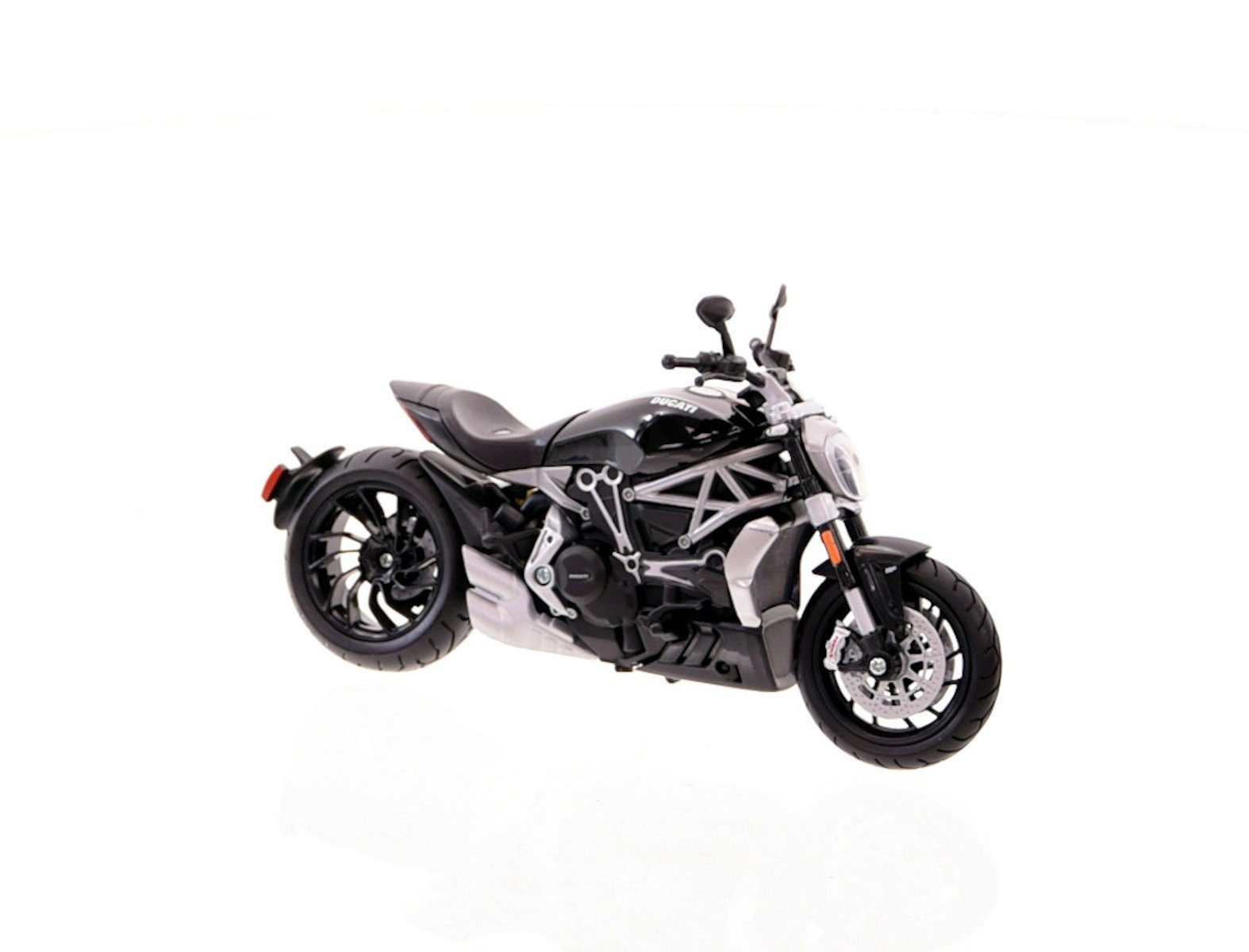 Maisto® Modellmotorrad Modellmotorrad - Ducati X Diavel S (schwarz, Maßstab 1:12), Maßstab 1:12, detailliertes Modell