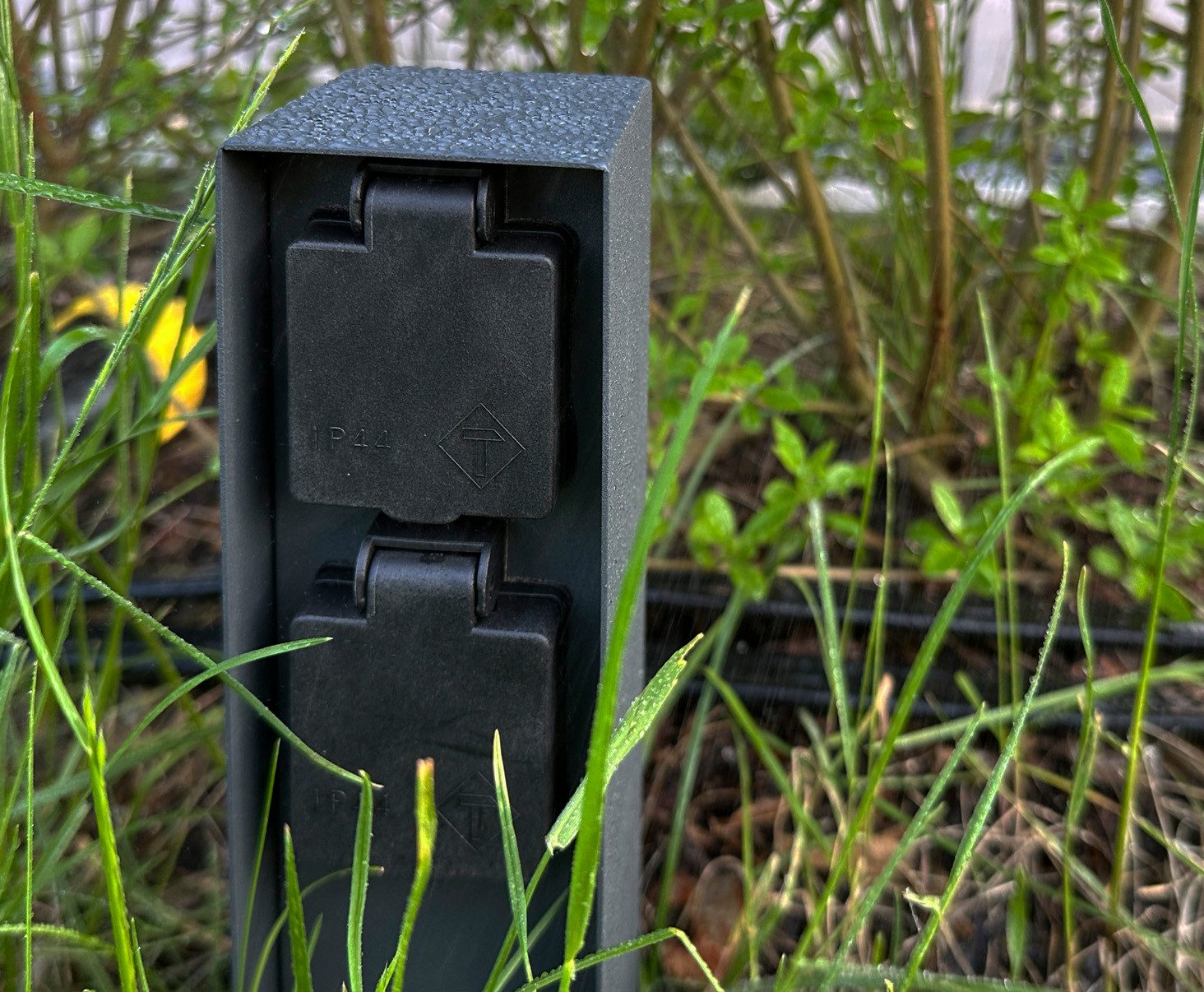 G&L Gartensteckdose Steckdosensäule Edelstahl, 2 / 4 Steckdosen, 1-St., Energiesäule