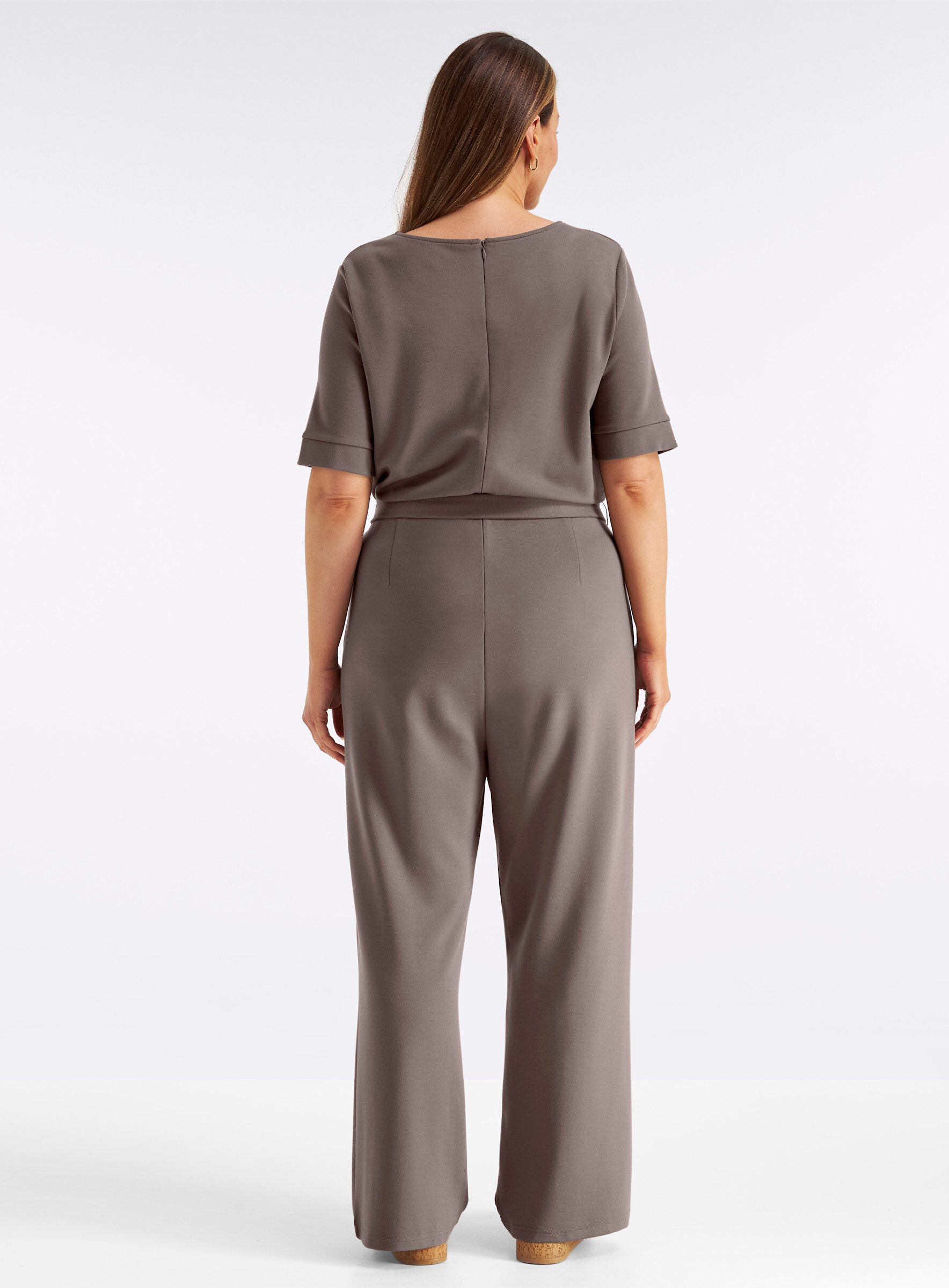 Sheego Jumpsuit Jumpsuit Kurzarm Innenbeinlänge ca. 70 cm