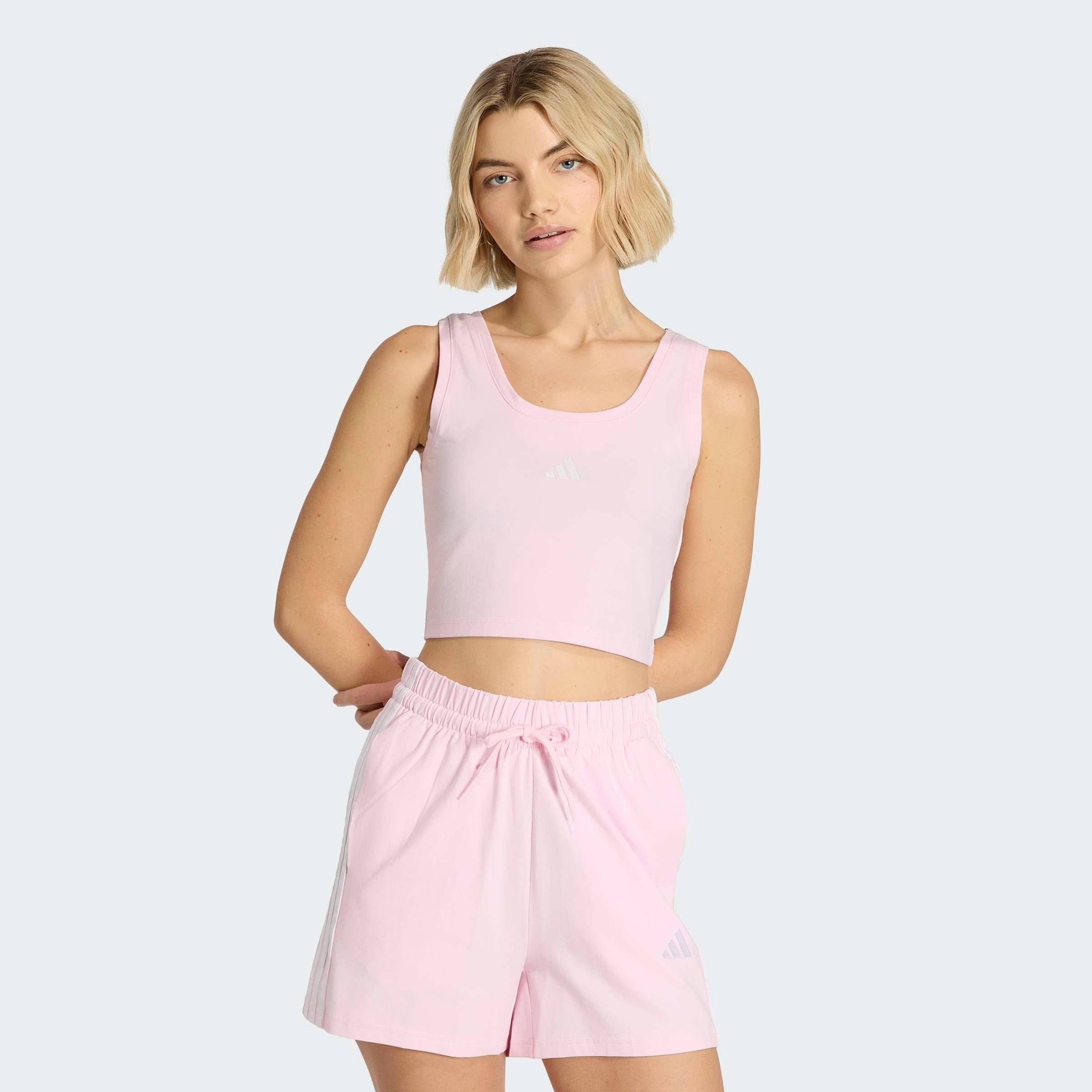adidas Sportswear Tanktop ESSENTIALS SMALL LOGO COTTON LIFESTYLE schmale Passform, leichtes und luftiges Design