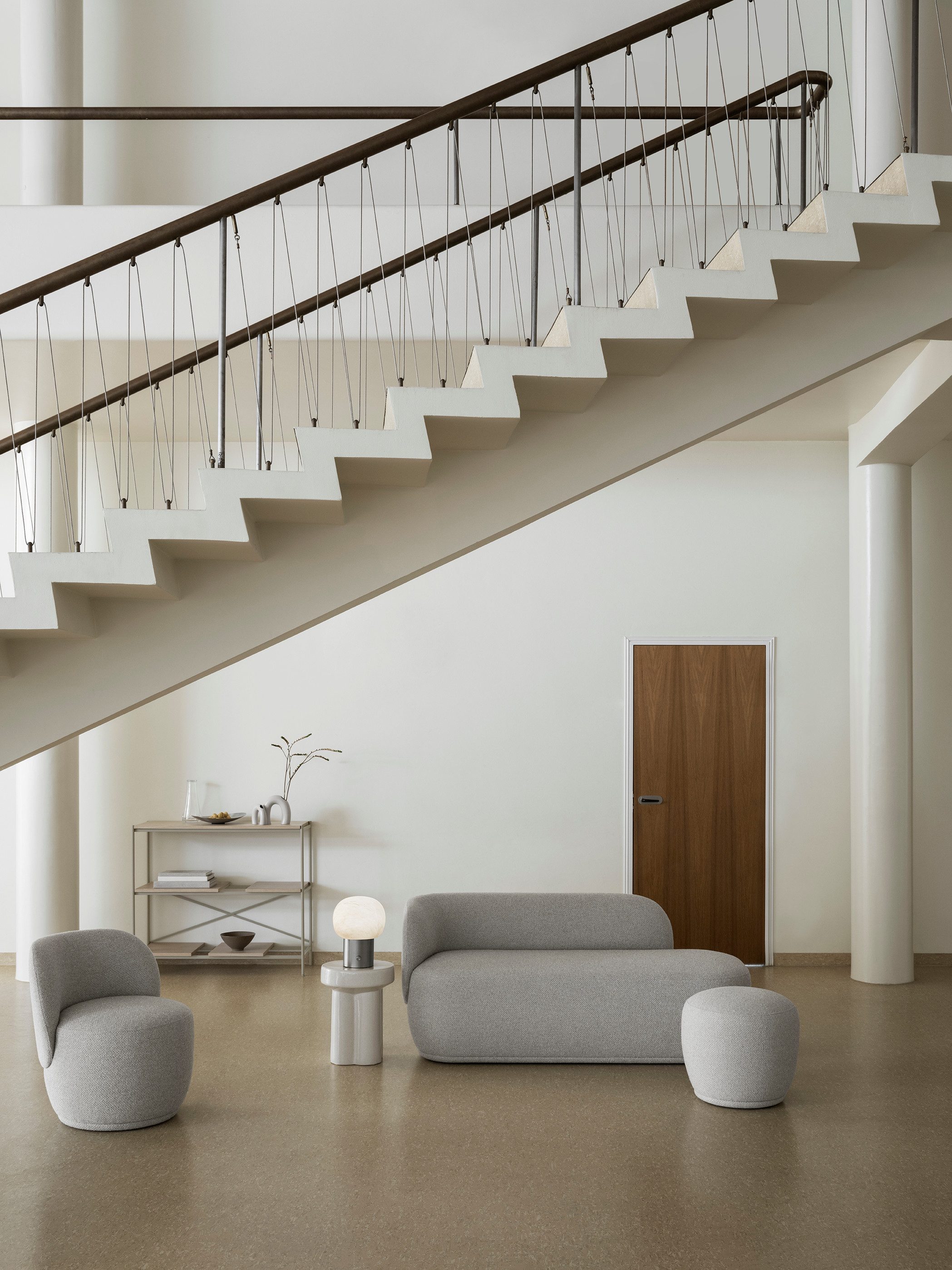 blomus Sitzhocker -TORU- Keramik-Hocker: Funktion als Sitzhocker oder Beistelltisch, Beistelltisch, Keramiksitz, Design Hocker, Glasur, Dekorativ, Vielseitig