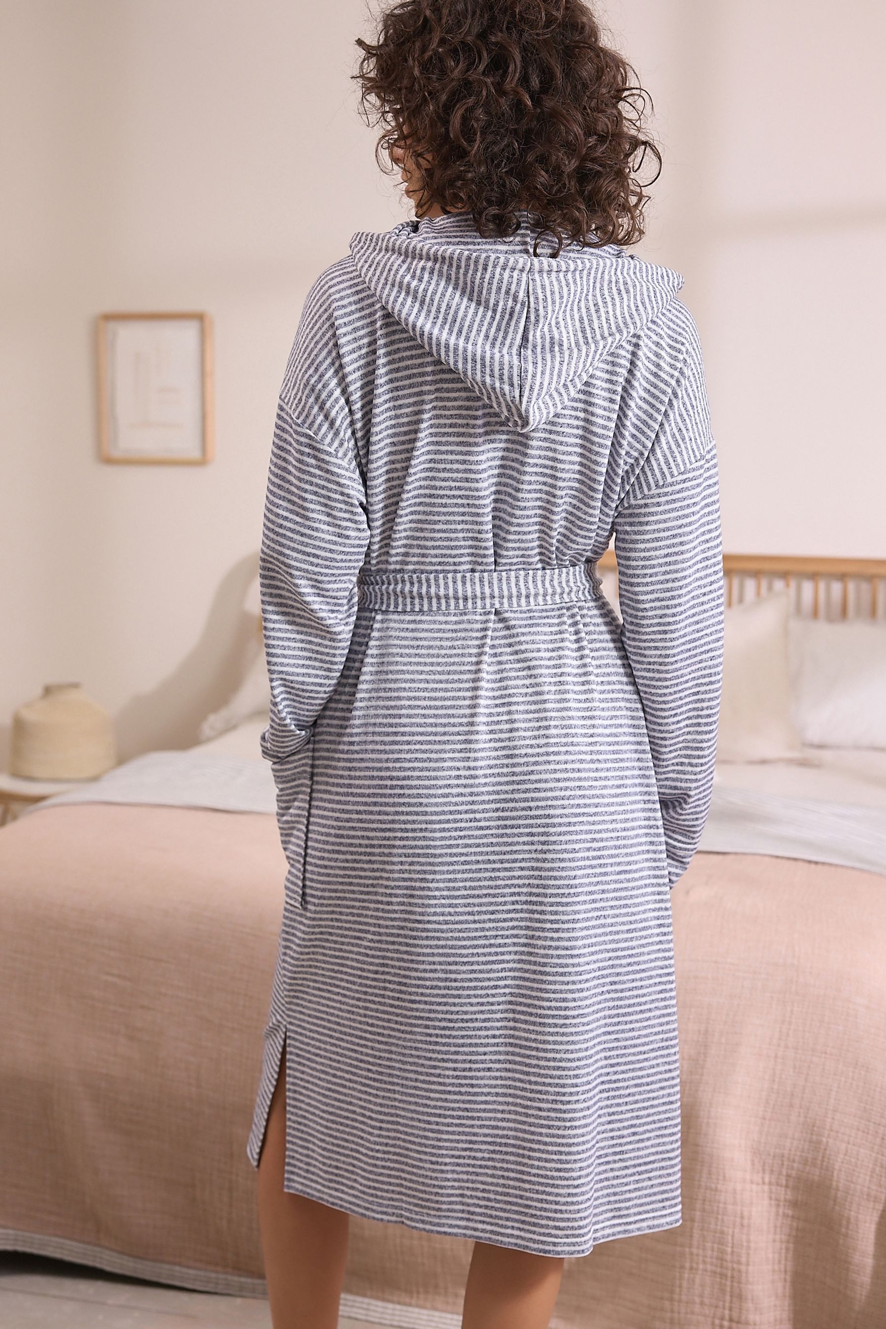 Next Damenbademantel Gemütlicher, leichter Morgenmantel, Polyester günstig online kaufen