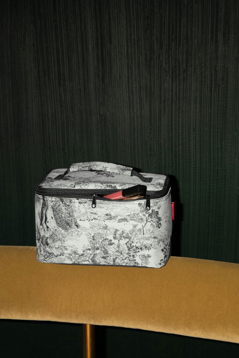 REISENTHEL® Kosmetiktasche cosmetic case jacquard grey – Bild 4 von 5