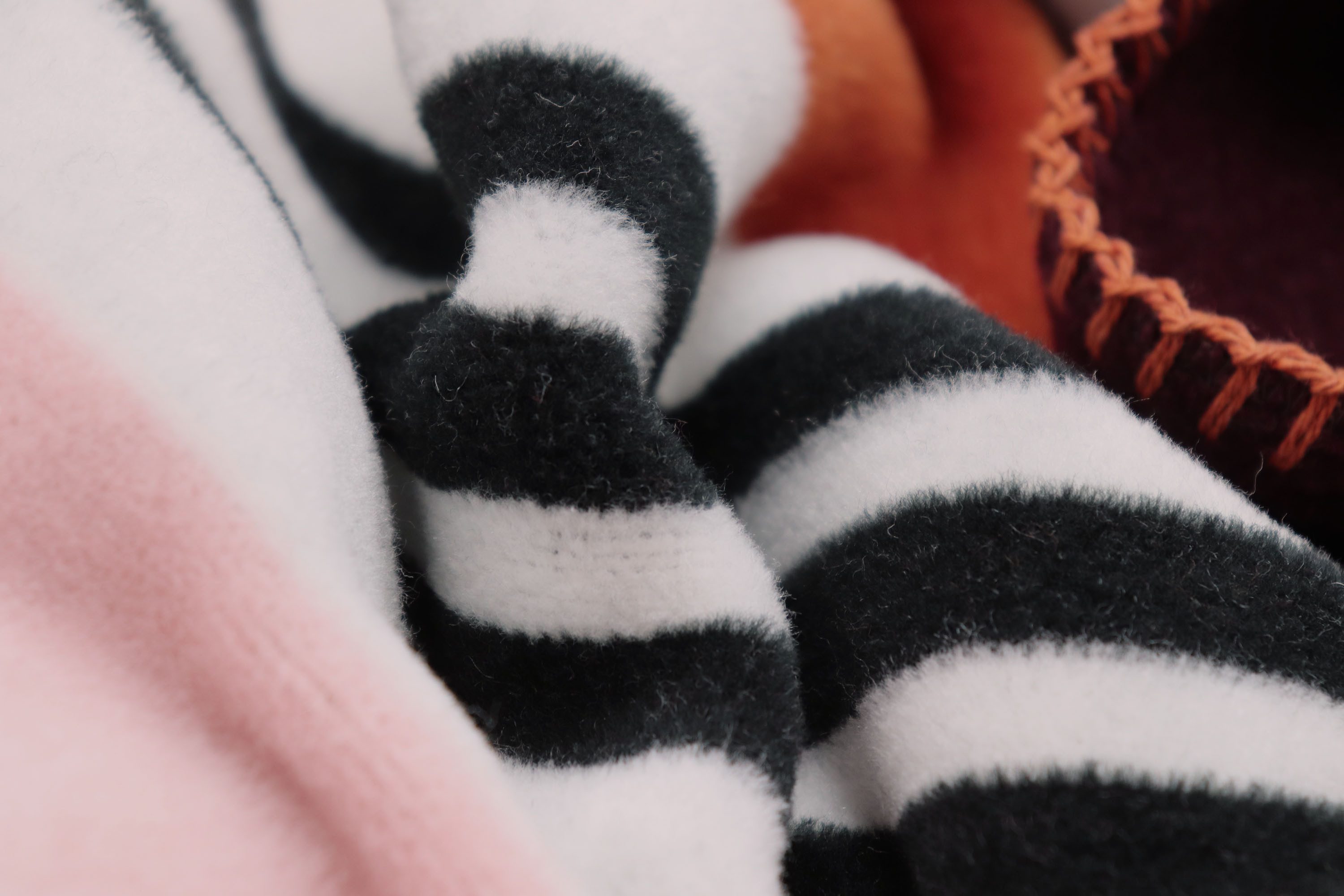 Wohndecke Memphis, Kuscheldecke in 150x200 cm, Decke mit grafischem Design, günstig online kaufen