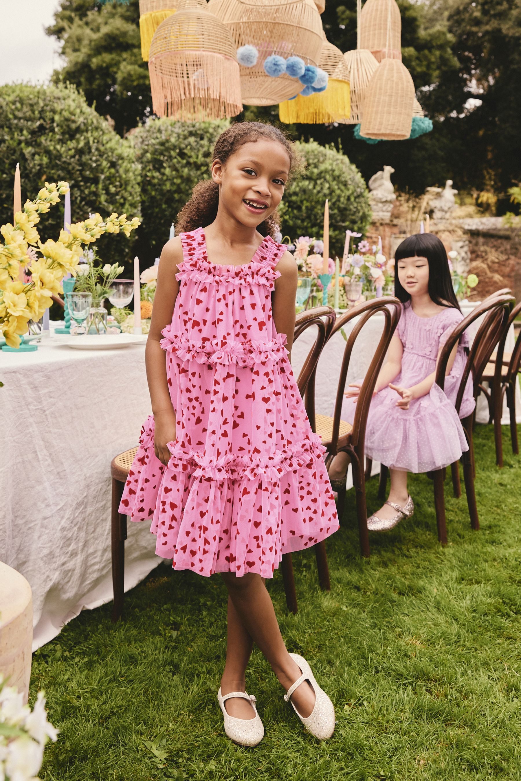 Next Partykleid Gestuftes Partykleid mit Mesh und Herz (1-tlg)