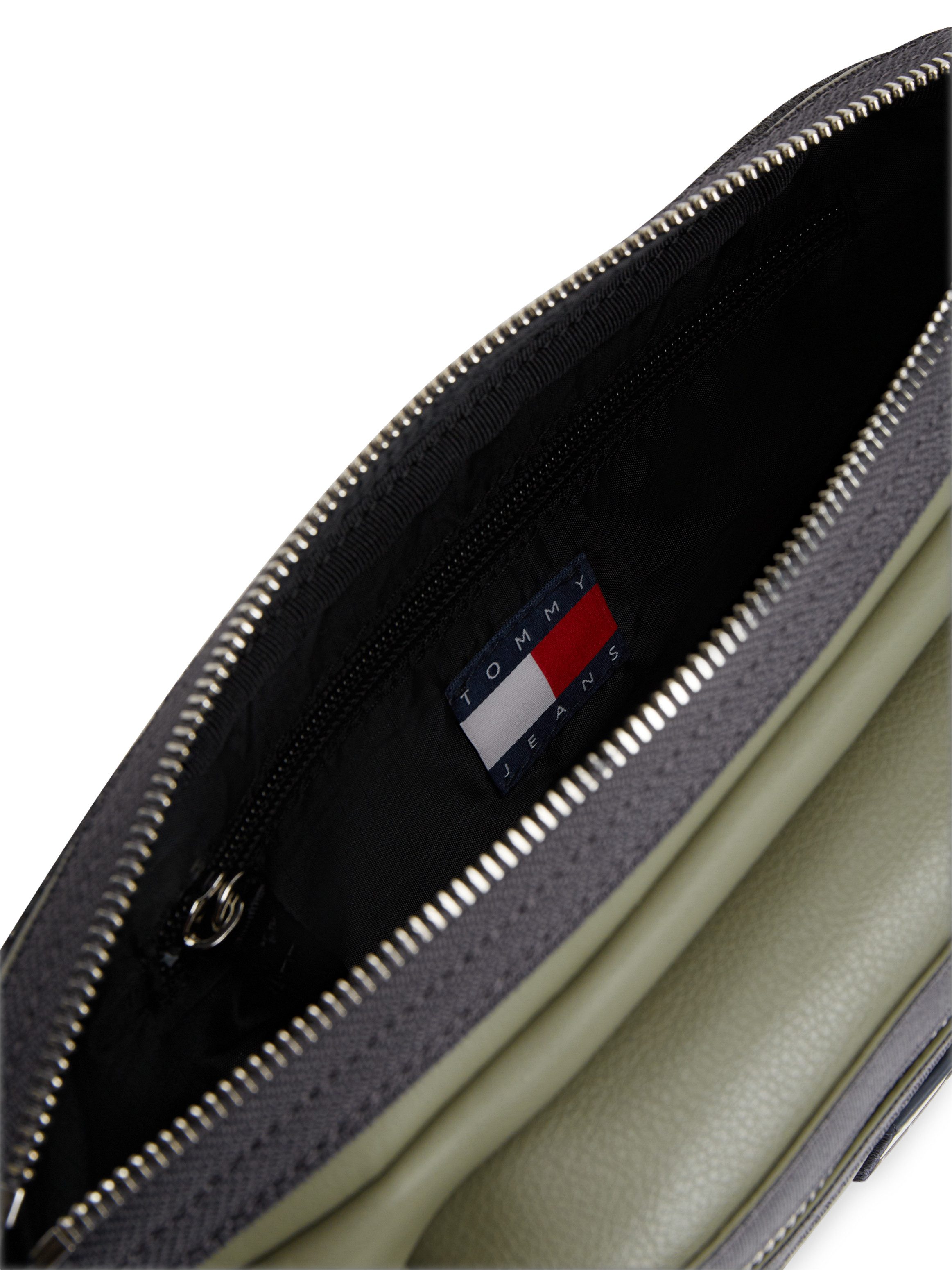 Tommy Jeans Bauchtasche TJM ELEVATED PU BUMBAG, Unisex Gürteltasche, Crossbody Bag mit Logo-Aufnäher – Bild 5 von 5