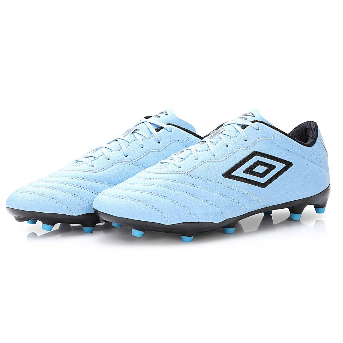Umbro Tocco III Club FG für feste Böden (Naturrasen) hellblau Herren Fußballschuh