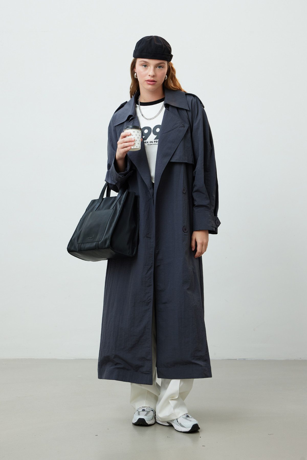 MANUKA Trenchcoat Beige Oversized Trenchcoat aus technischem Stoff