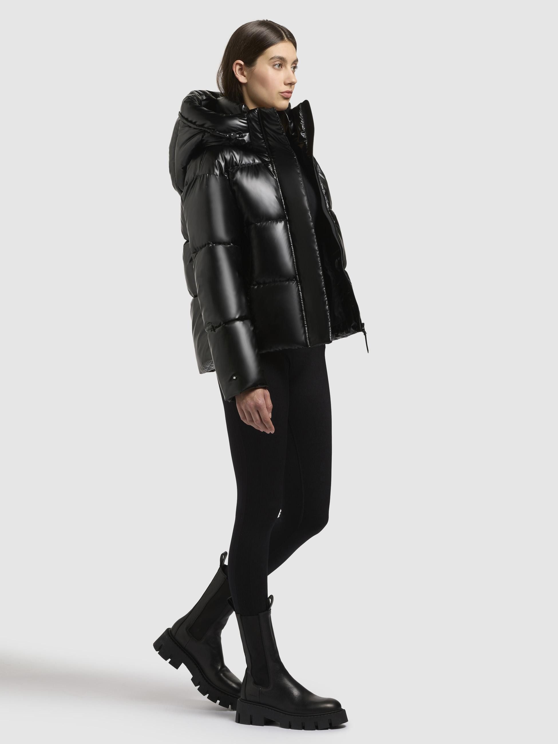 khujo Steppjacke Devina Shiny-YM Glänzende kurze Winterjacke für Damen