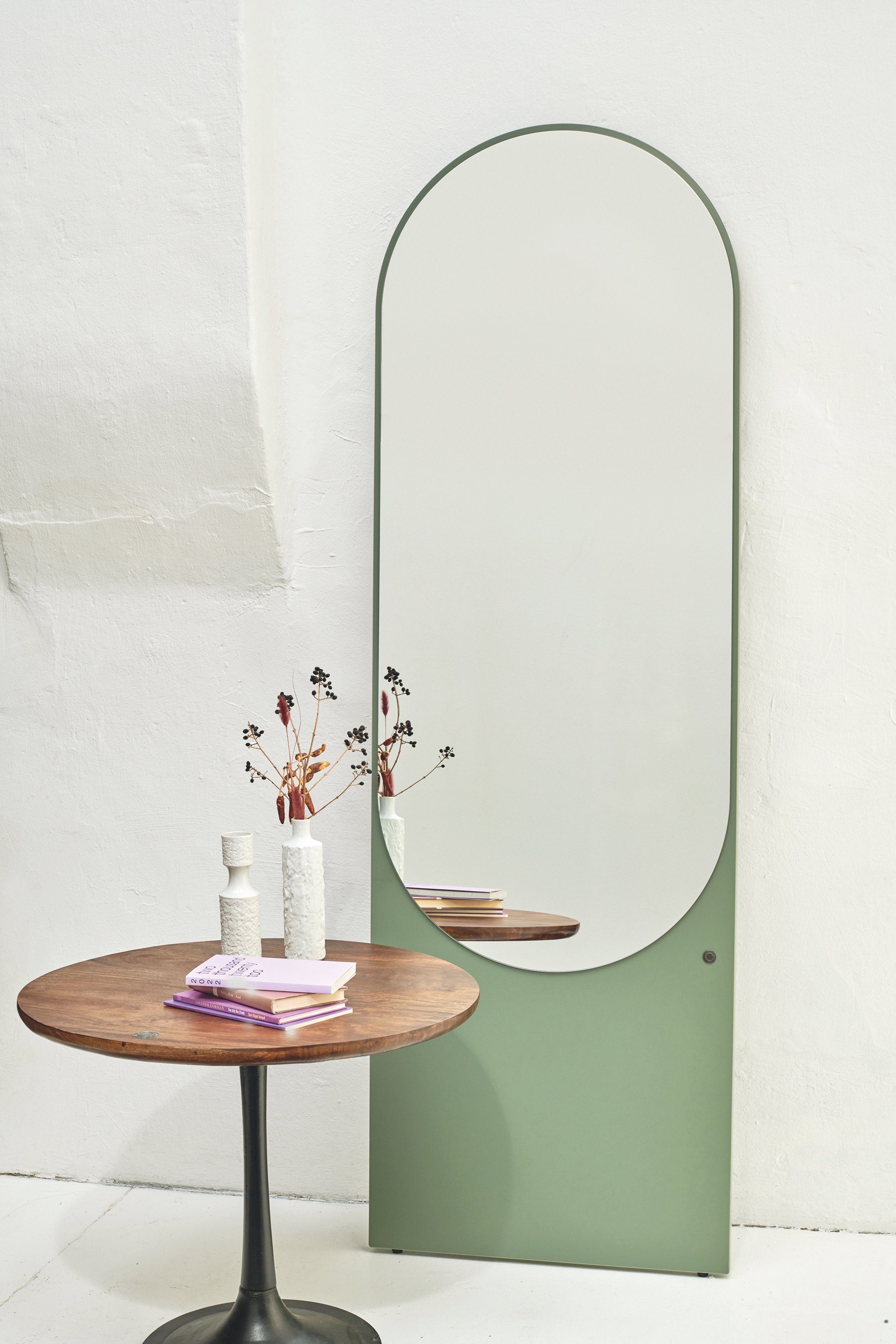 in lackiert, vielen MIRROR Highlight Standspiegel Spiegel - COLOR Wandlehnender schönen in TOM farbiges Farben & besonderer - TAILOR eucalyptus_055 Form HOME hochwertig