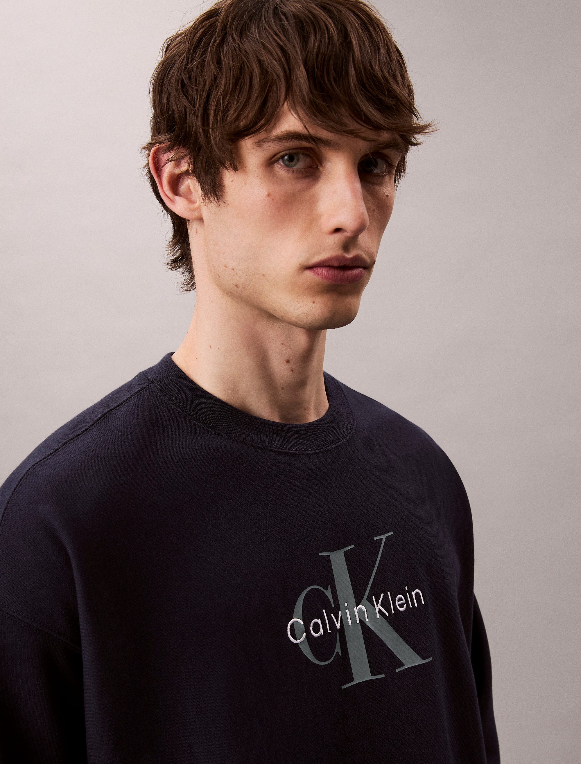 Calvin Klein Jeans Sweatshirt LS EU 350TERRY MONOLOGO CN SWTSH Rundhalsausschnitt, regular fit