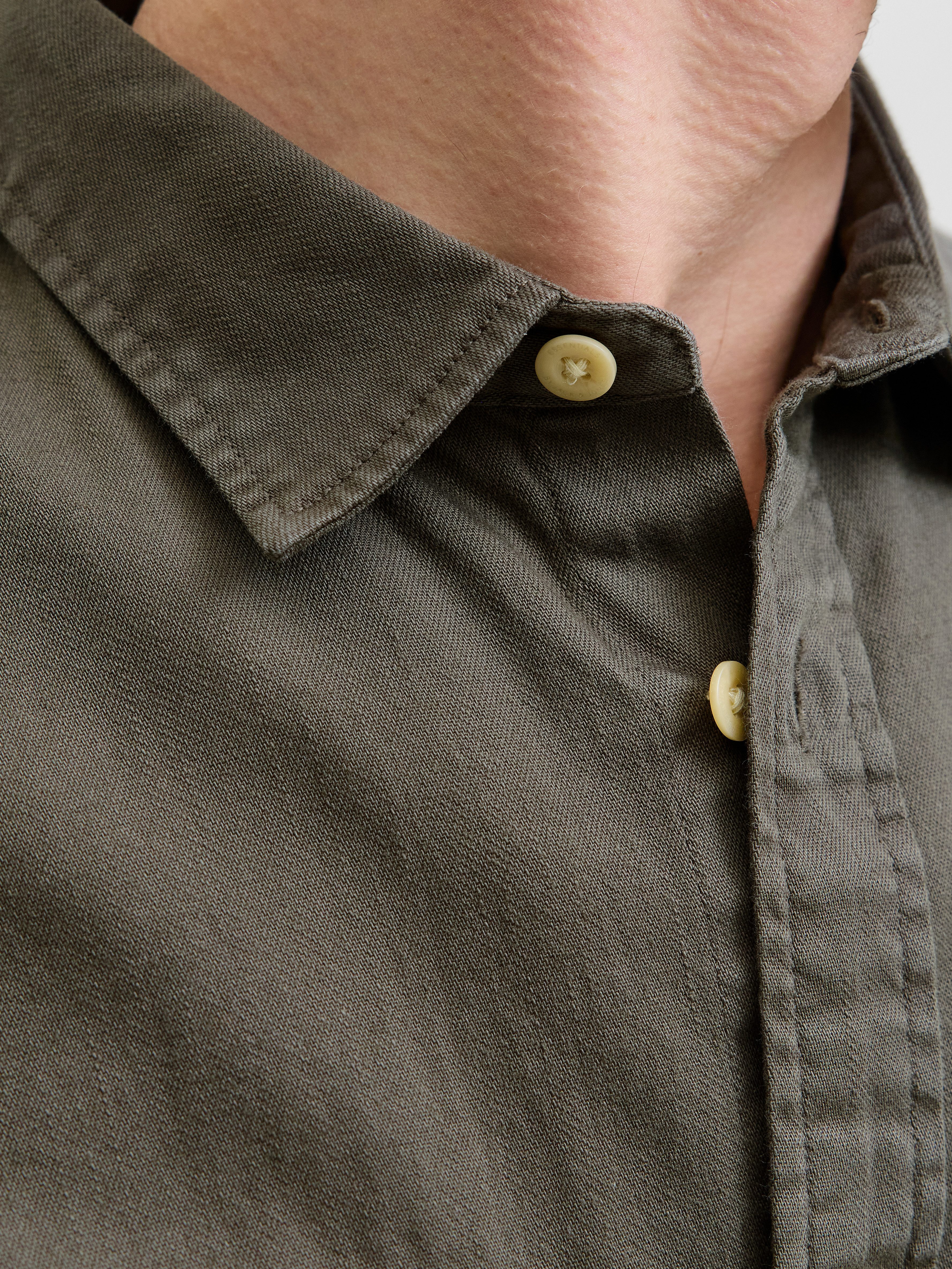 Jack & Jones Langarmhemd JJETRAVIS SHIRT LS NOOS mit Brusttaschen – Bild 4 von 5