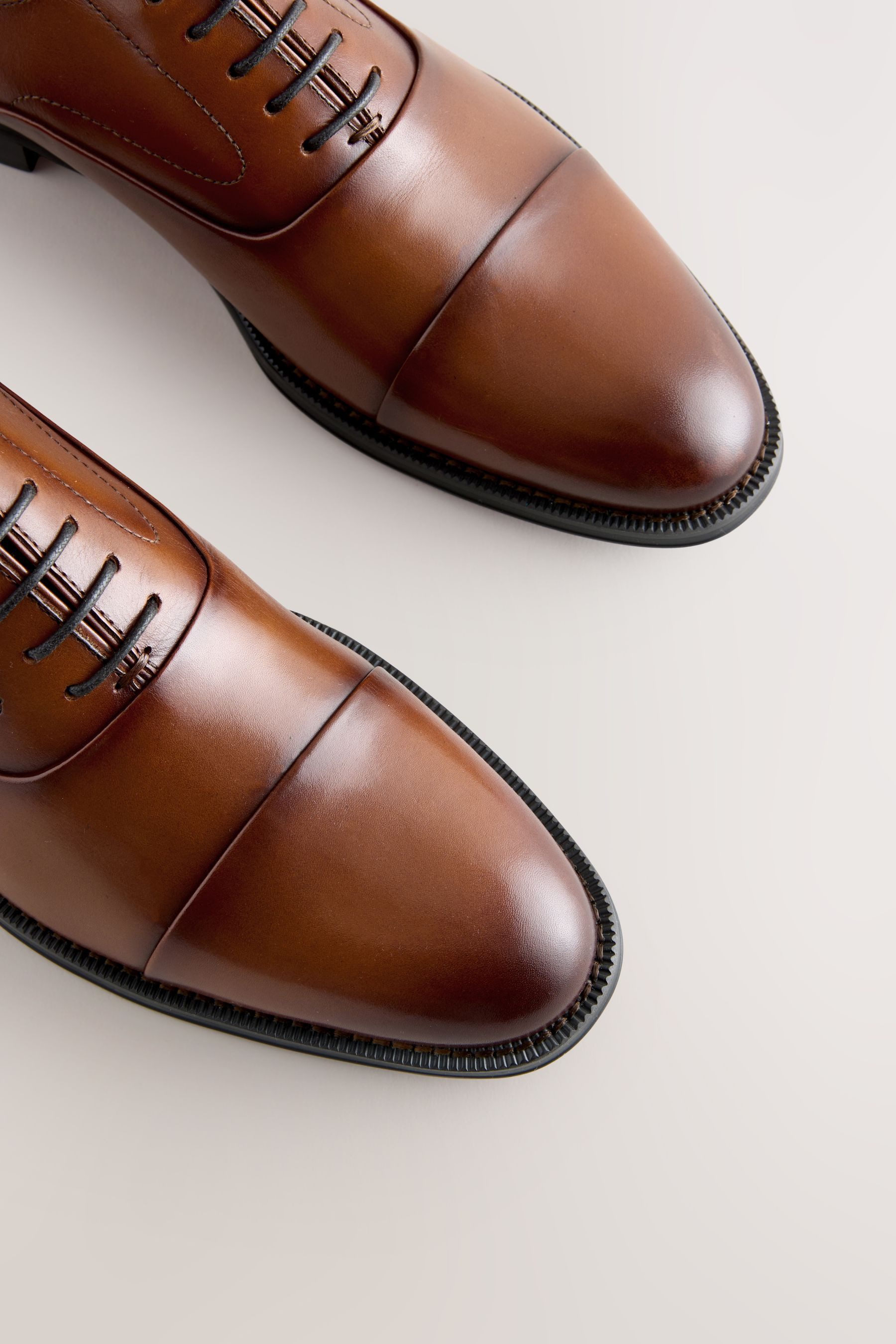 Next Oxfordschuh aus Leder mit Zehenkappe Schnürschuh (1-tlg)