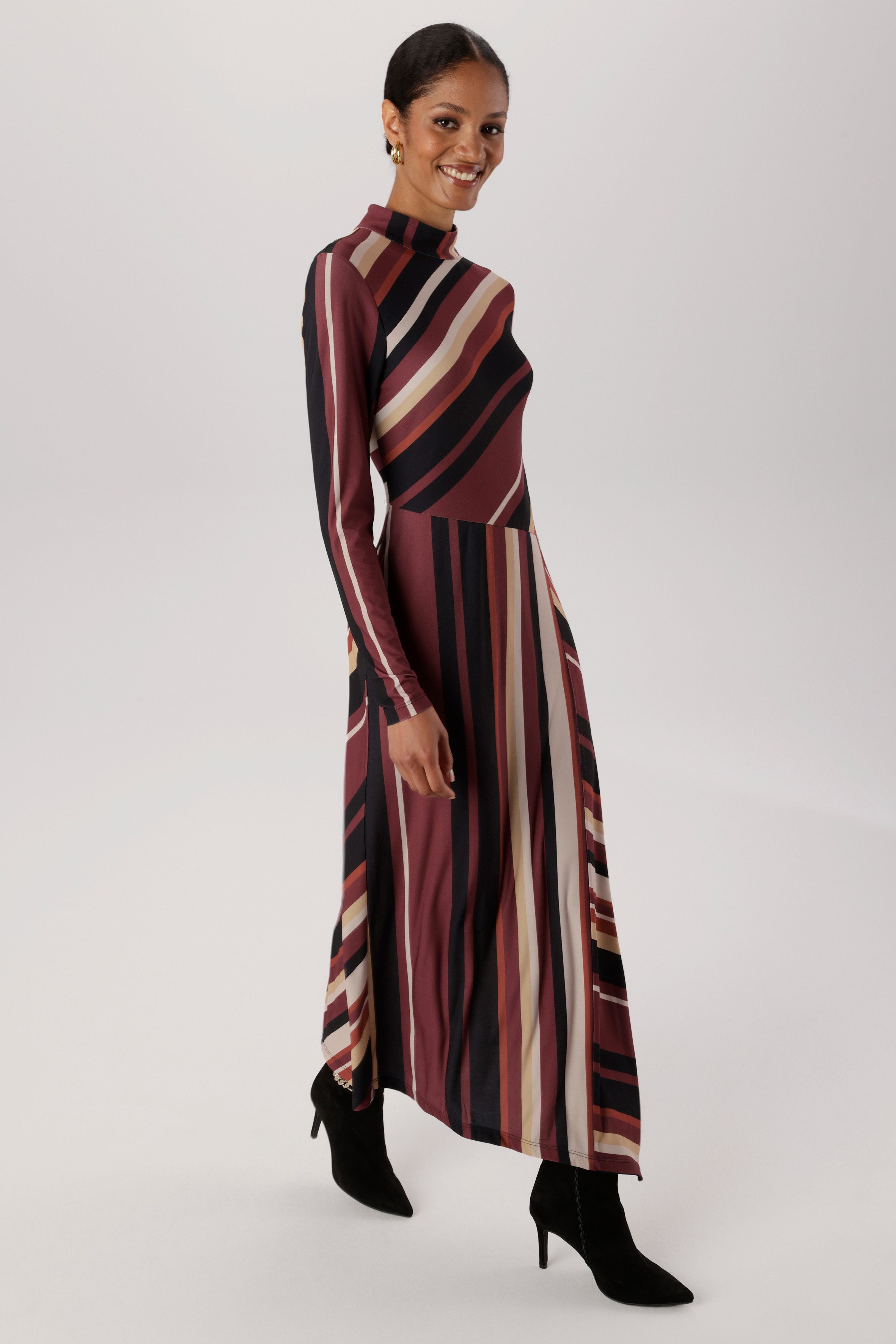 Aniston SELECTED Maxikleid Hinten mit 2 Knöpfen am Kragen zu schließen - NEUE KOLLEKTION