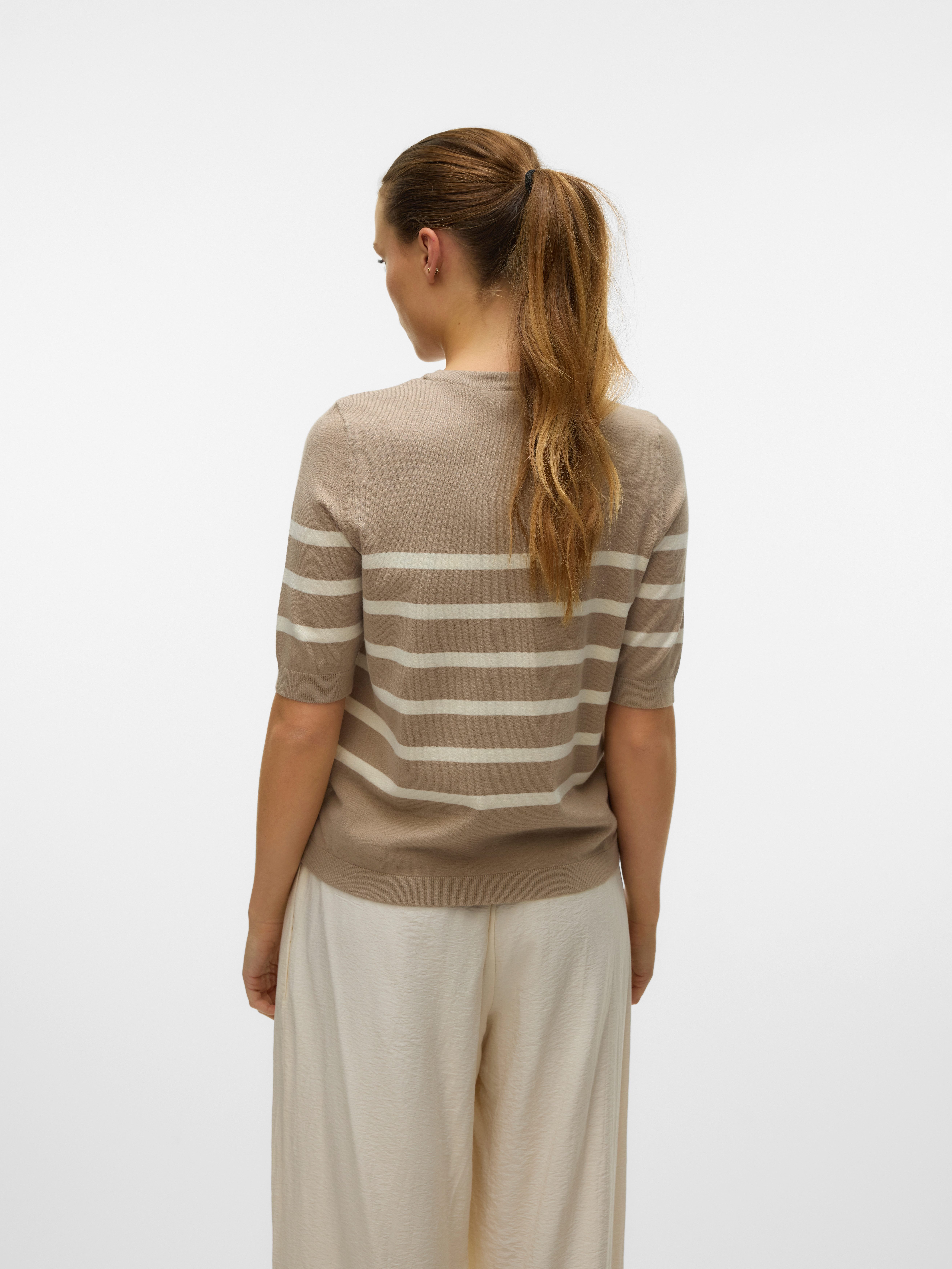 Vero Moda Kurzarmpullover VMSABA PLAIN, Feinstrickpullover (Damenpullover, Rundhalsausschnitt, Kurzarm, Sommerpulli) im Regular Fit aus pflegeleichtem Materialmix mit Viskose