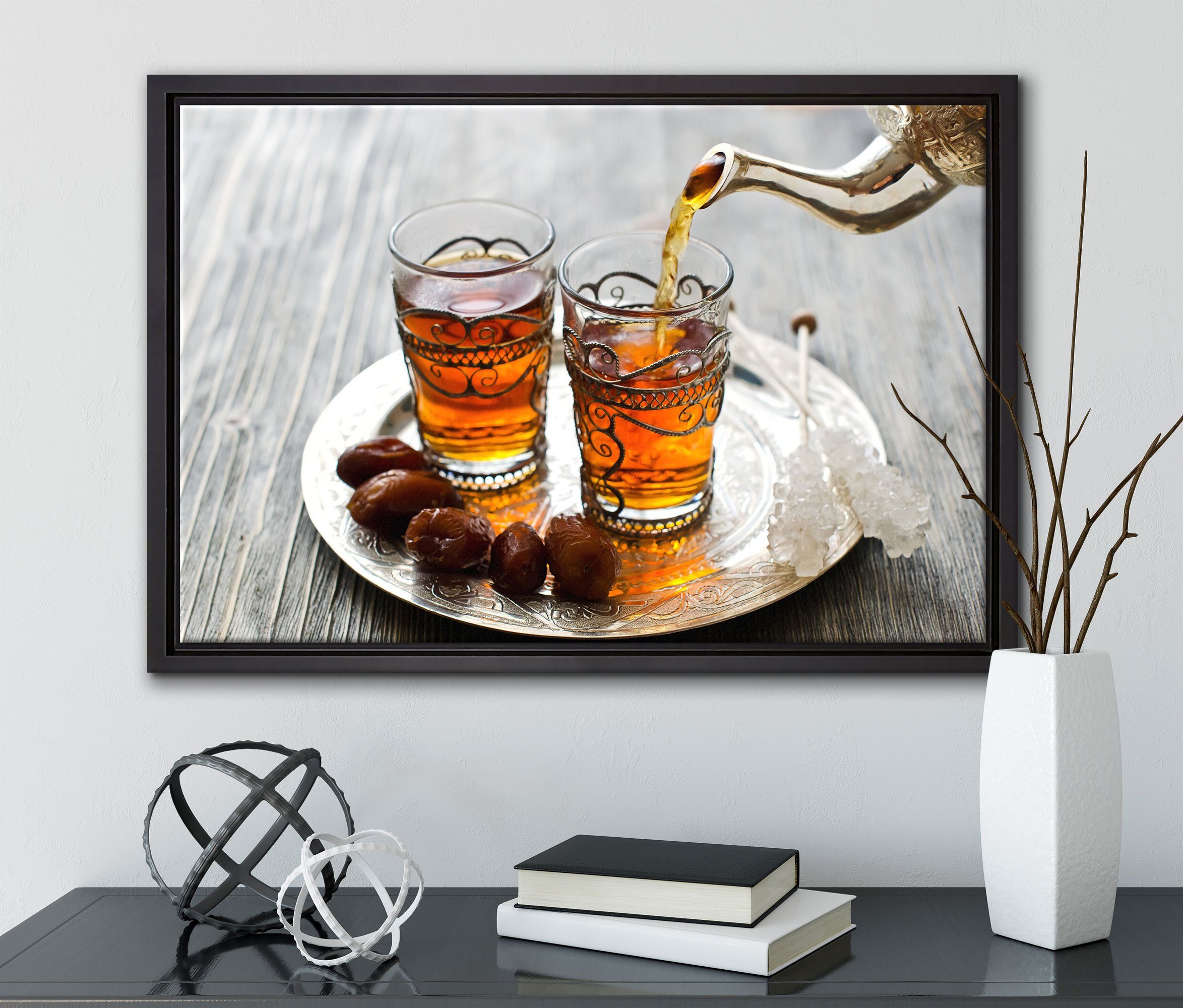 Pixxprint Leinwandbild Zackenaufhänger bespannt, Wanddekoration Leinwandbild Tee, in einem gefasst, Schattenfugen-Bilderrahmen inkl. (1 fertig Arabischer St)