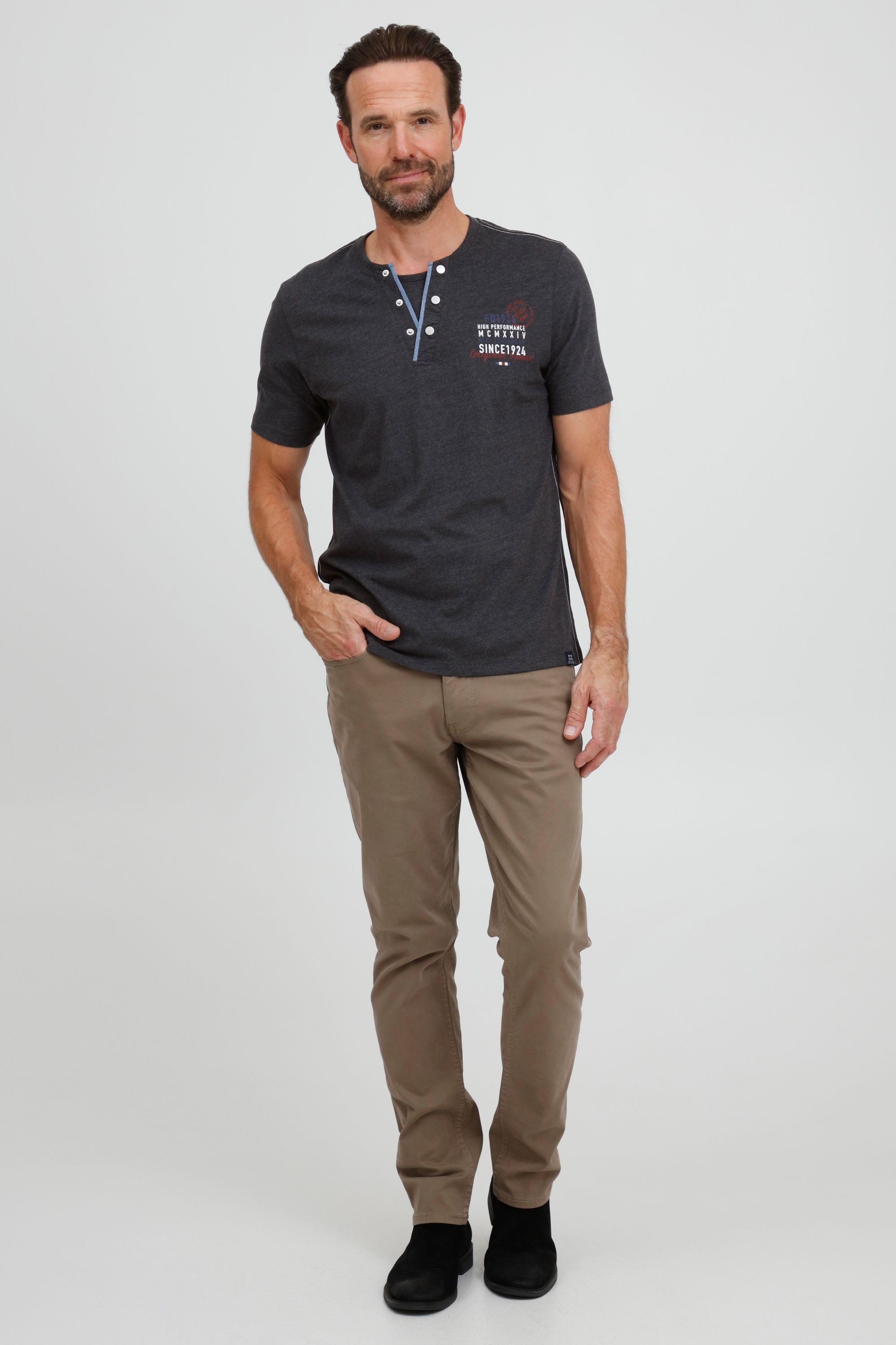 FQ1924 T-Shirt FQRudolf Henleyshirt mit angesagtem Print