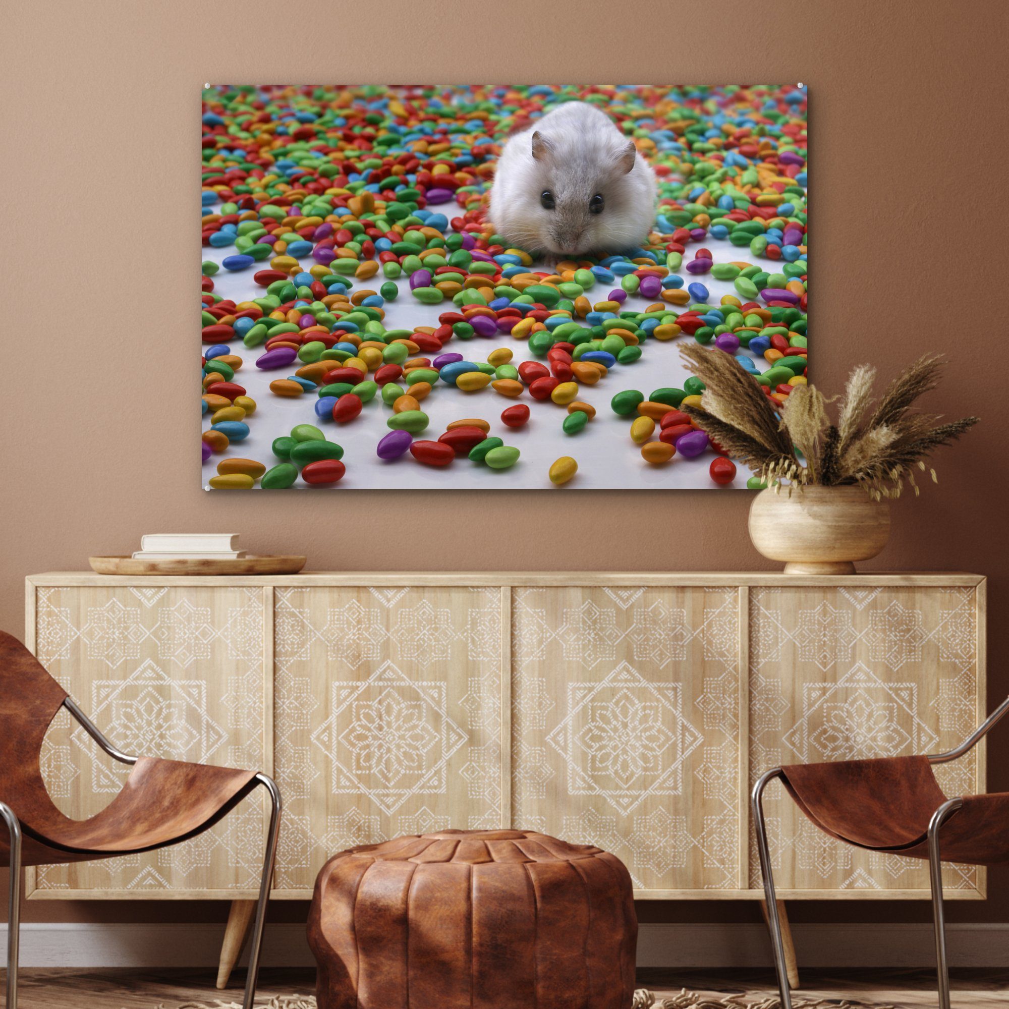 MuchoWow Acrylglasbild Hamster den & bunten Wohnzimmer Bonbons, Acrylglasbilder zwischen (1 St), Schlafzimmer