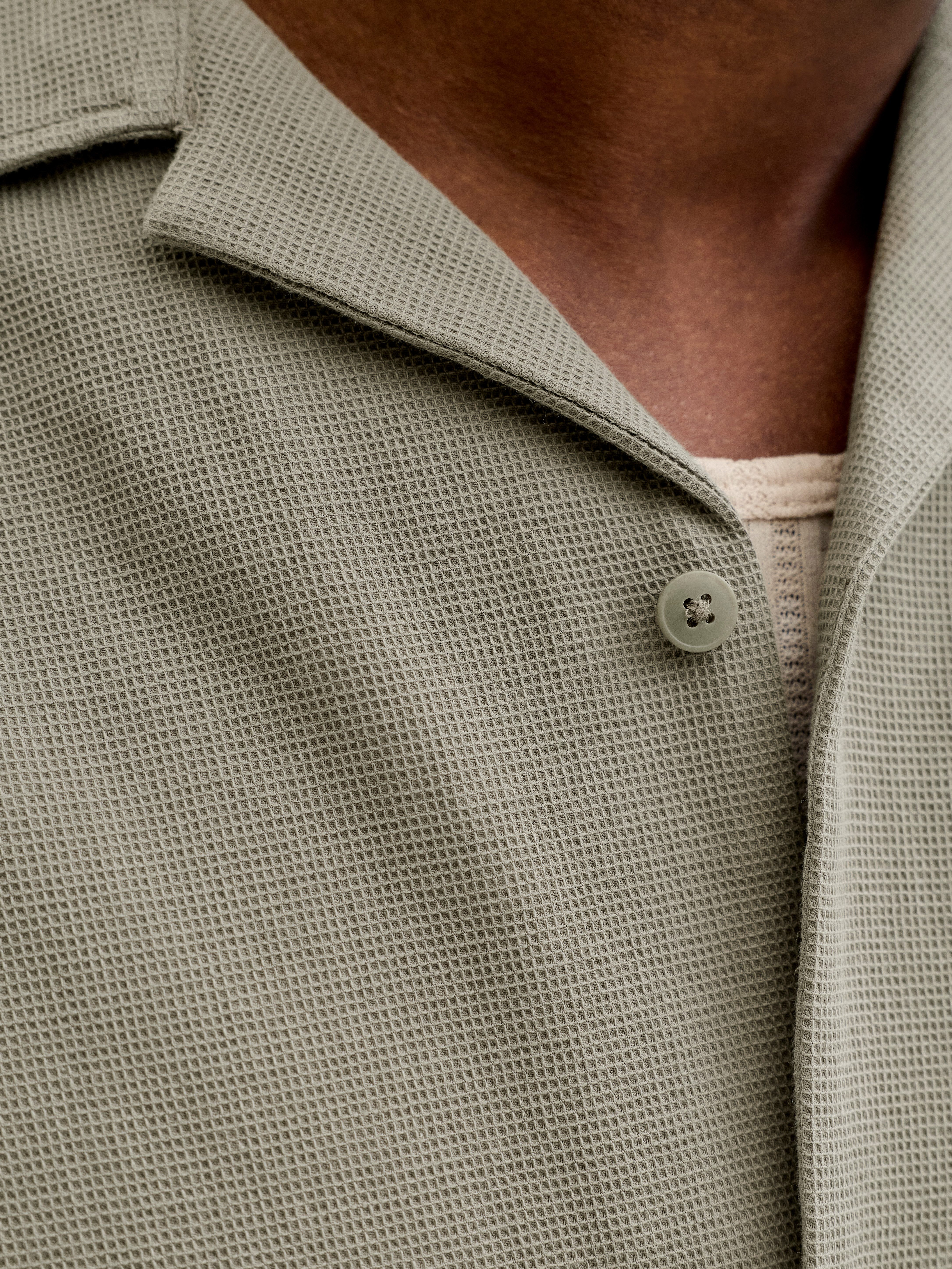 Jack & Jones Kurzarmhemd JJGLOBAL WAFFLE RESORT SHIRT SS mit Resort Kragen