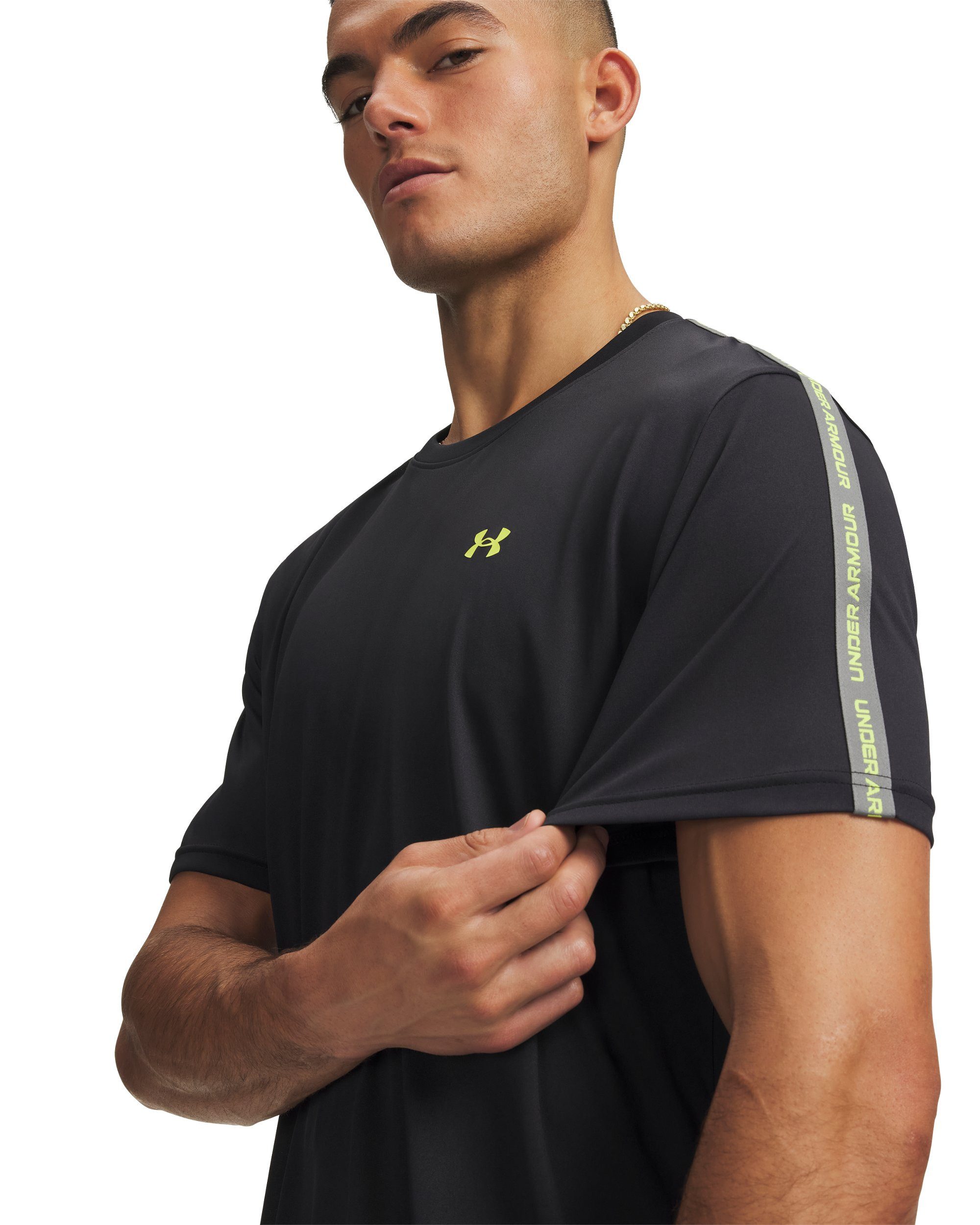 Under Armour® Trainingsshirt UA TECH TAPING SS schnell trocknendes Polyester, atmungsaktives Material