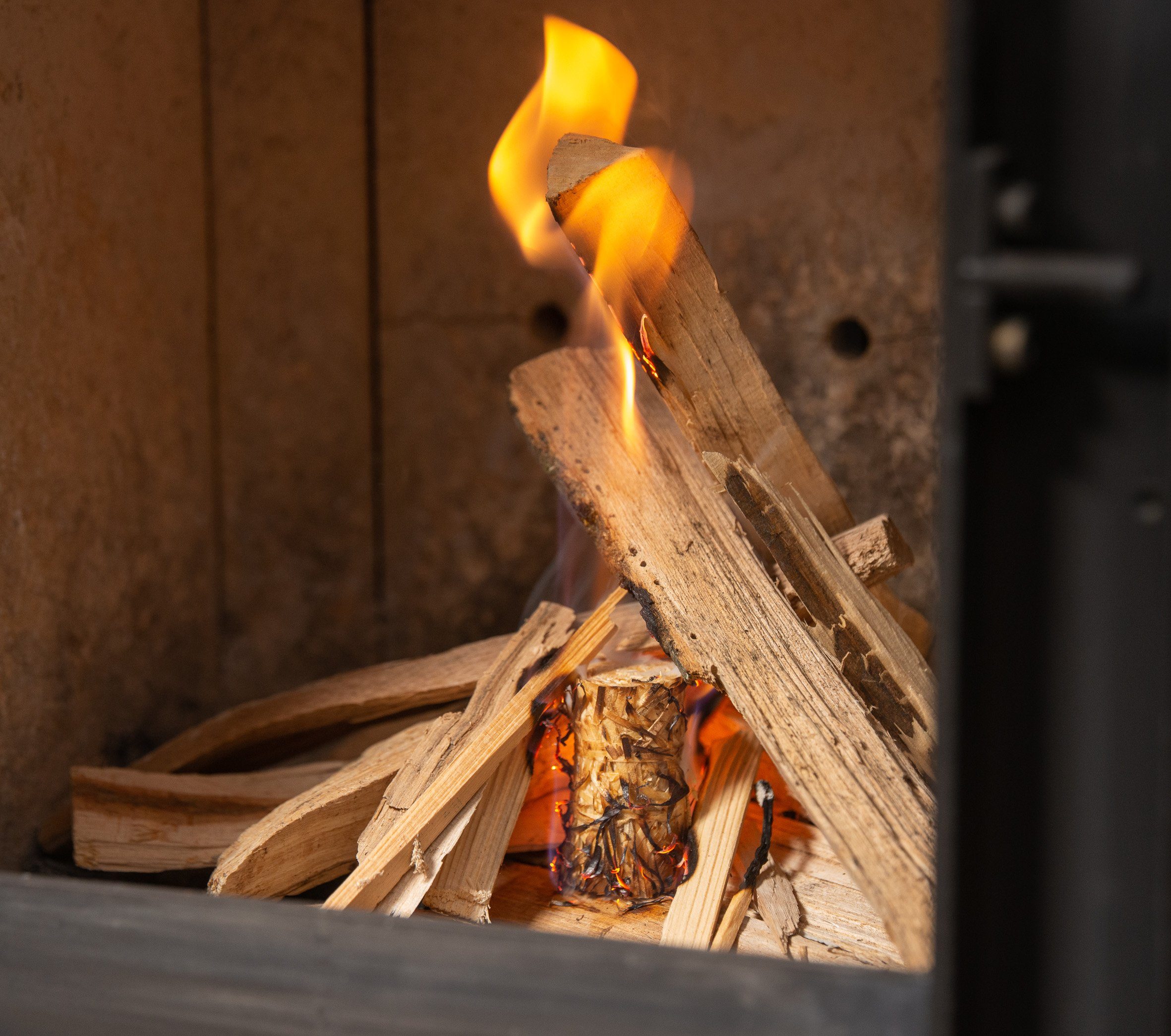 naturling Grillanzünder Holzwolle Anzünder gewachst, 5 kg, (400-St), natürliche Bio Anzündwolle für Kamin und Grill – Bild 5 von 5