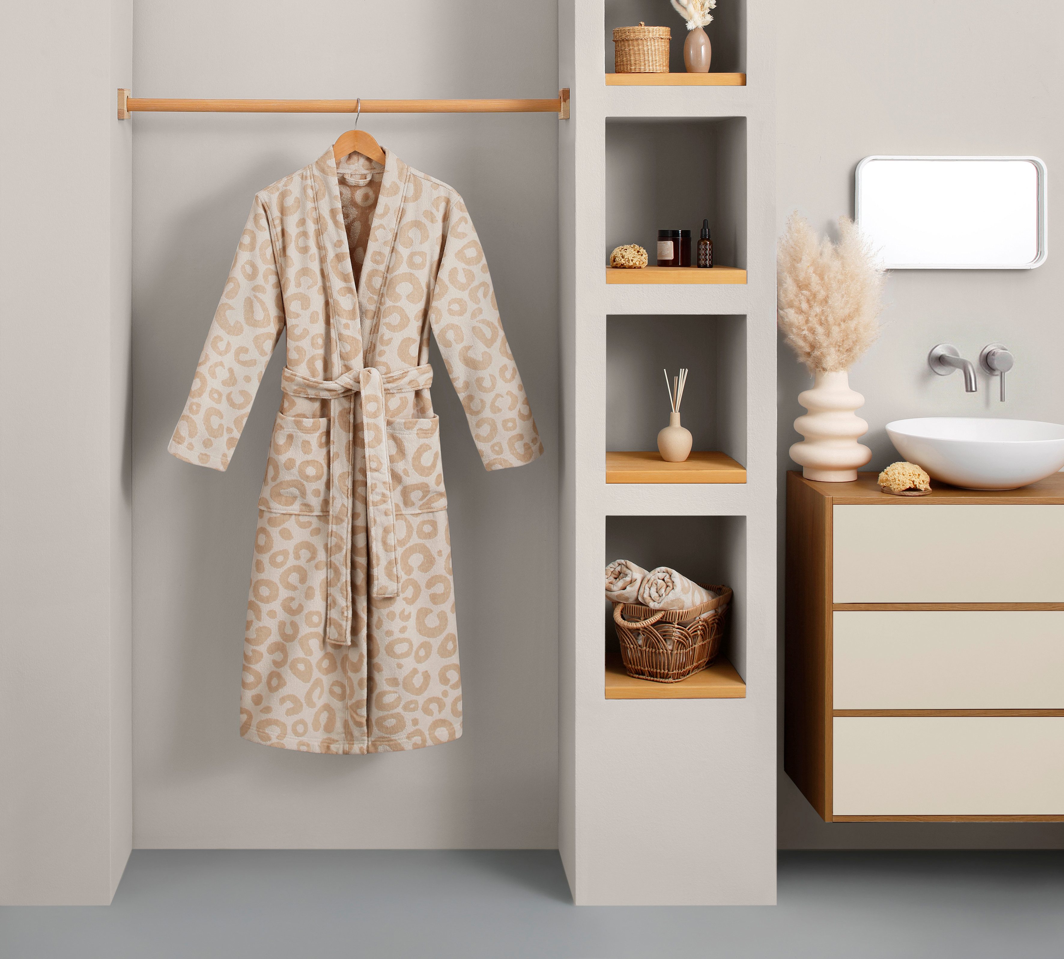 OTTO home Unisex-Bademantel Anna Leo, ideal für Sauna & Spa, Hotelbademantel, Morgenmantel, Langform, Walkfrottee, Kimono-Kragen, Gürtel, für Damen & Herren, mit Taschen, S-3XL, mit trendigem Animal-Print