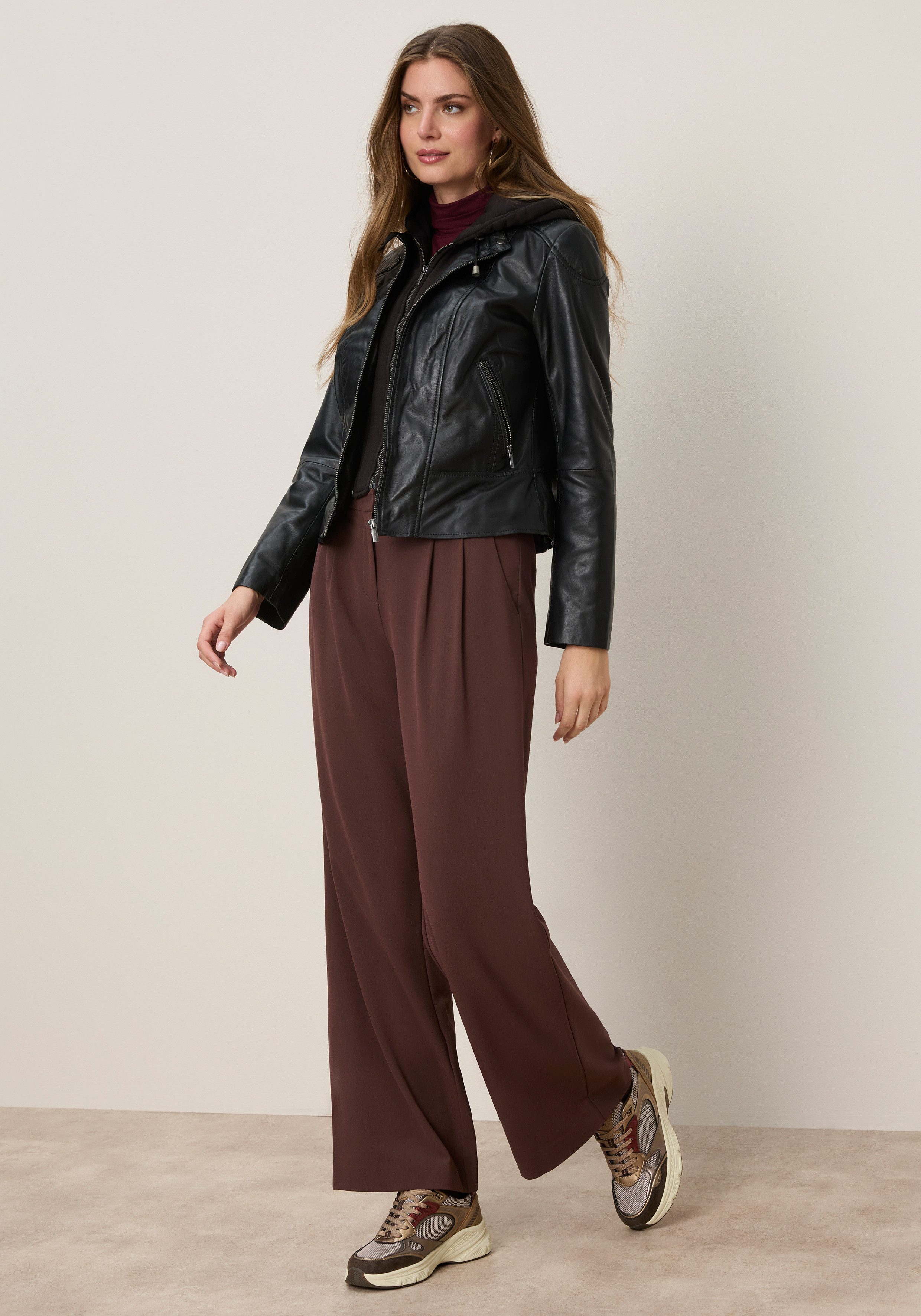 Zum Outfit 8