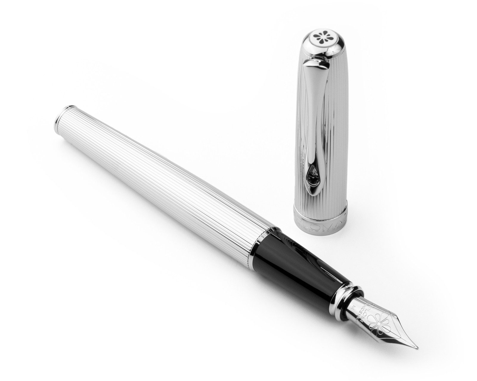 DIPLOMAT Füllhalter Füllhalter Diplomat Excellence A2 guillochiert chrom, Stärke M, (Füllhalter mit Tintenkonverter), MADE IN GERMANY