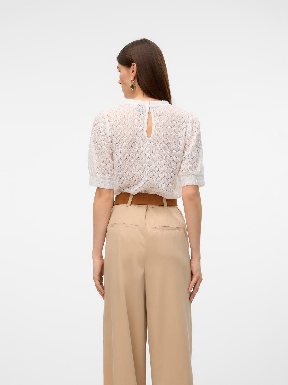 Vero Moda Blusenshirt VMBECCA LACE SS O-NECK TOP JRS GA NOOS Kunstfaser, regular fit