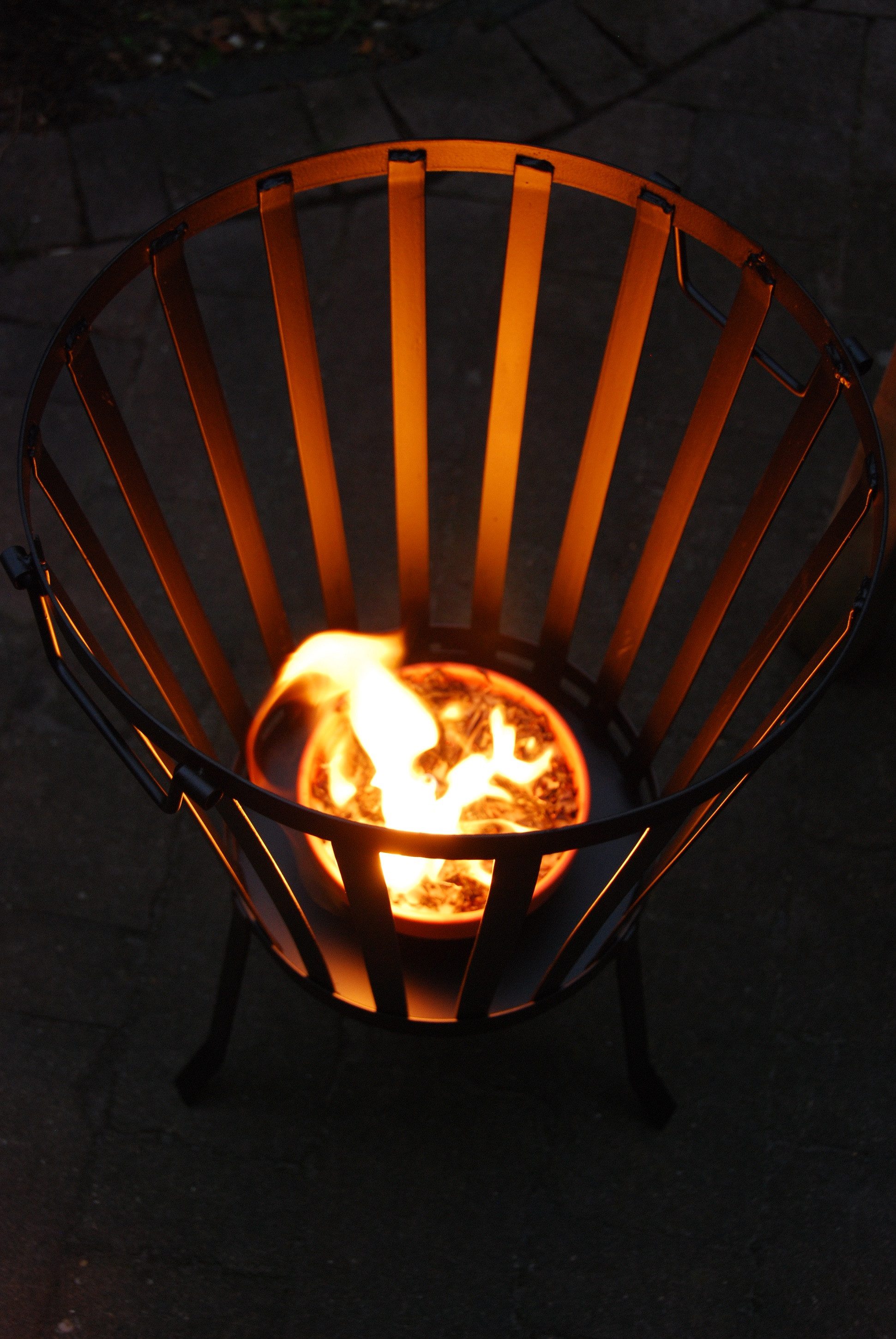 esschert design Feuerschale Terrakotta Feuertopf für Feuerkorb Feuerschale Outdoor Fackel Licht, (Feuertopf Einsatz) – Bild 5 von 5