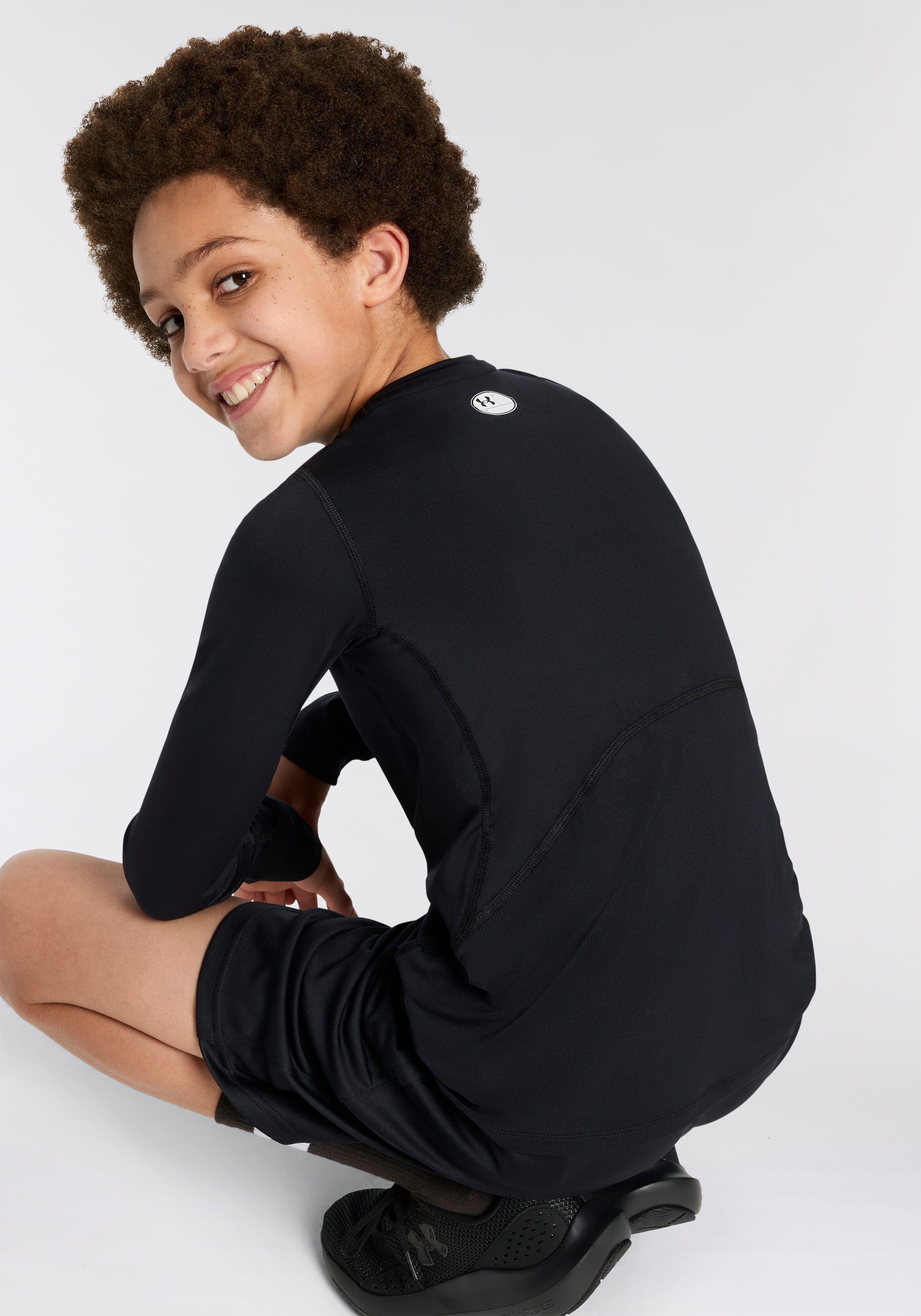 Under Armour® Trainingsshirt UA HG ARMOUR LS mit ergonomischen Flatlock-Nähten, leichtes Material mit Elasthan