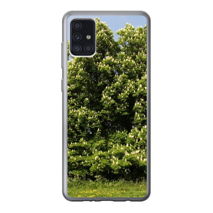 MuchoWow Handyhülle Ein Kastanienbaum im Frühling in England Handyhülle Samsung Galaxy A52 5G Smartphone-Bumper Print Handy