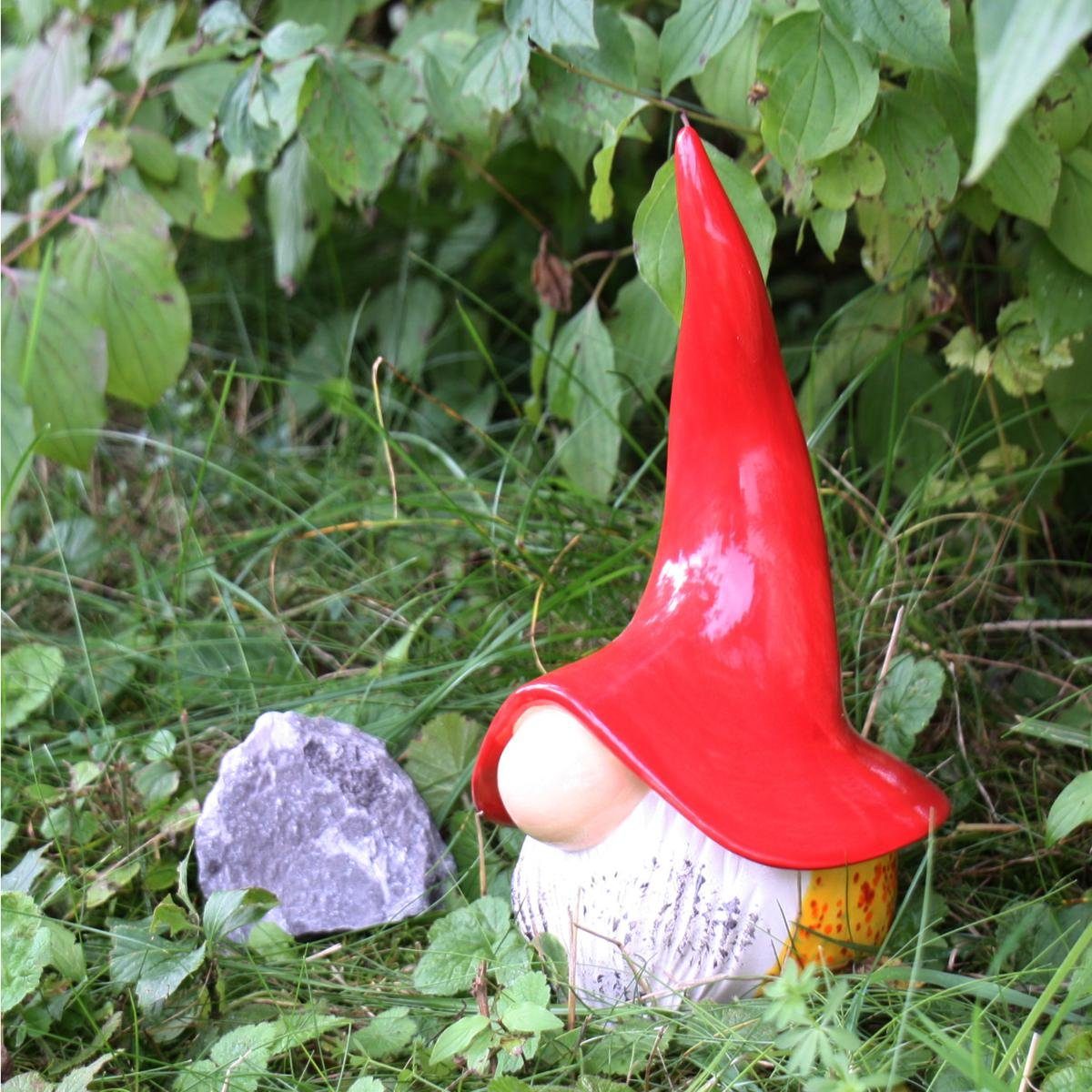 Tangoo Gartenfigur Tangoo Keramik-Wichtel in gelb mit Sprenkel und rotem Hut ca 25 cm H, (Stück)