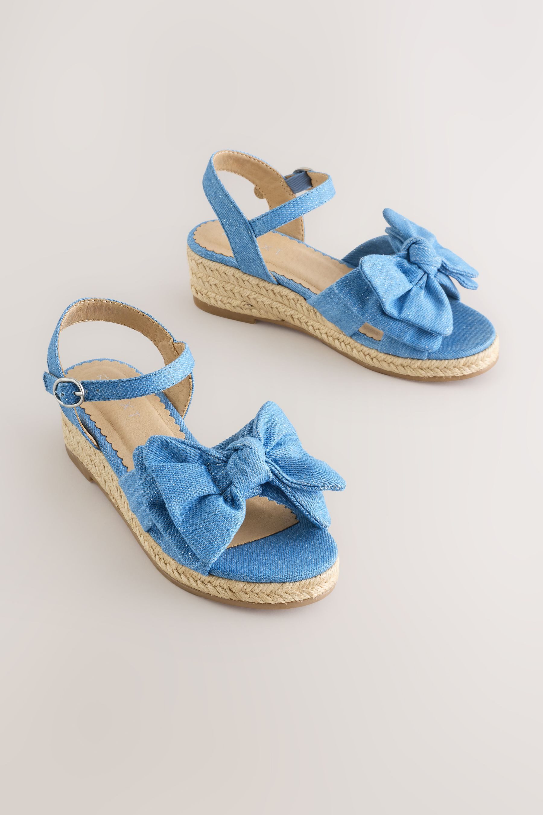 Next Sandaletten mit niedrigem Keilabsatz und Schleife Keilsandalette (1-tlg)