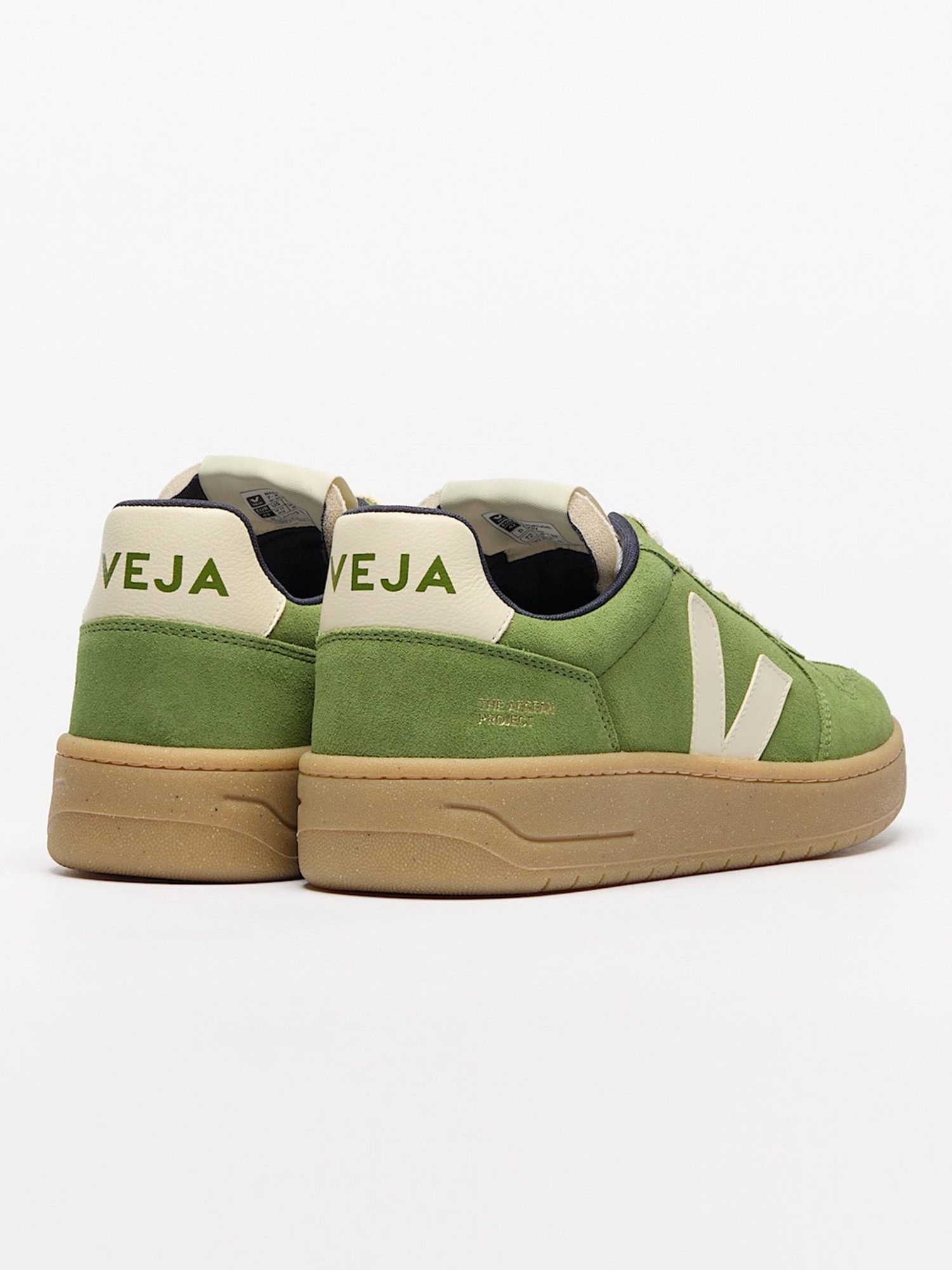 VEJA V-82 Suede Men Sneaker