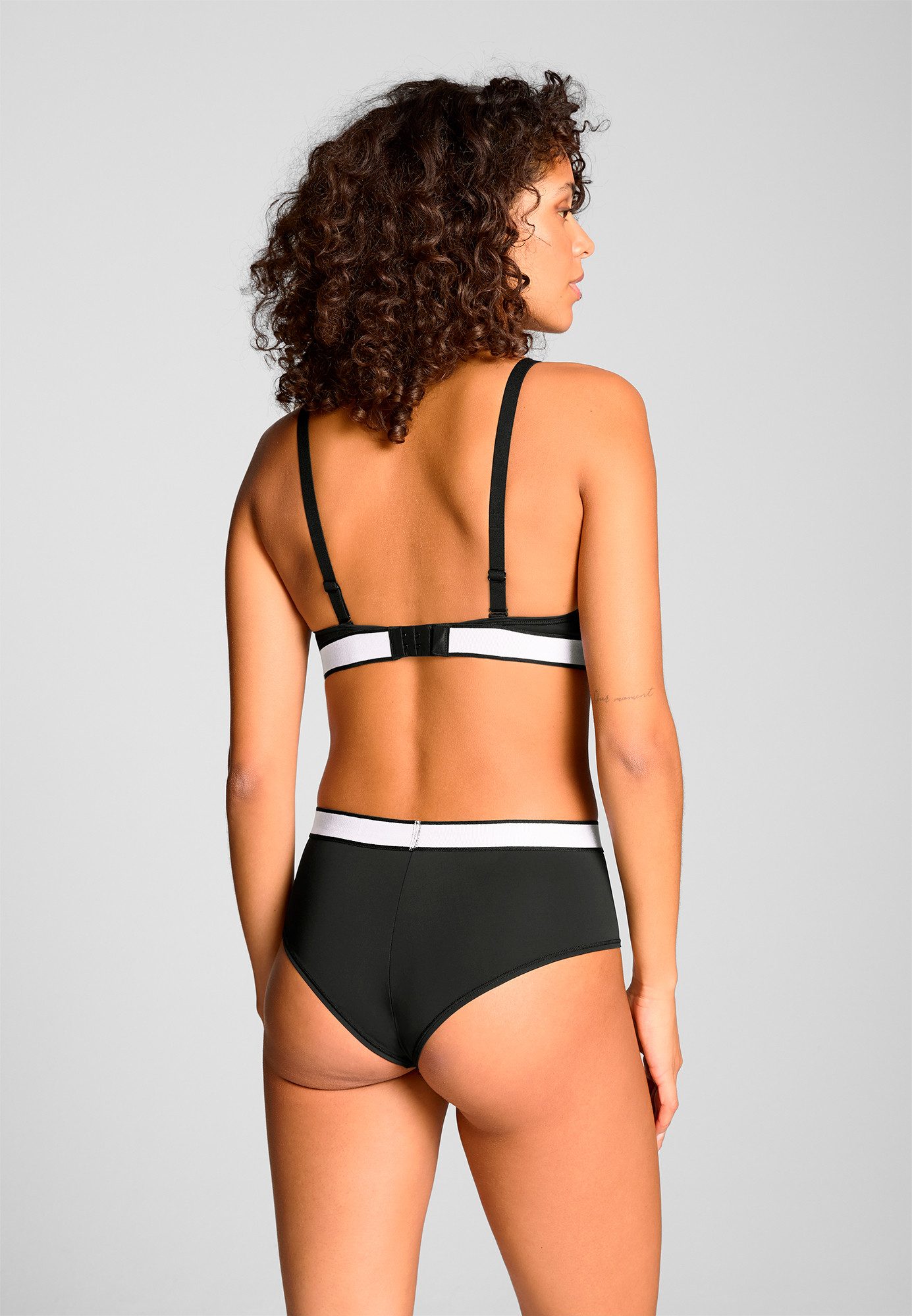 PUMA Sport-BH mit tiefem V-Ausschnitt günstig online kaufen