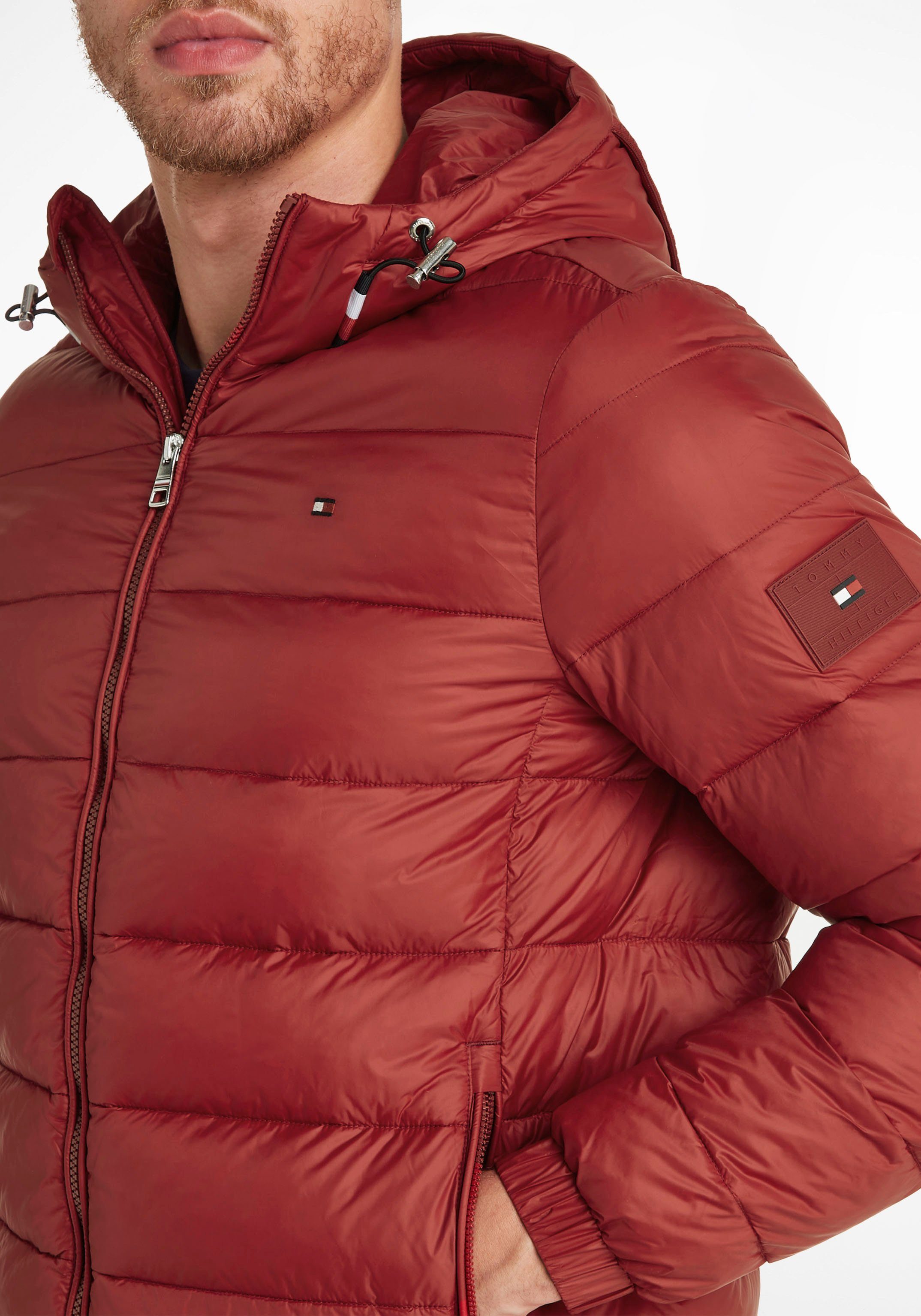 und Reißverschlusstaschen Hilfiger HOODED mit innen Steppjacke rot QUILTED Tommy seitlich JACKET