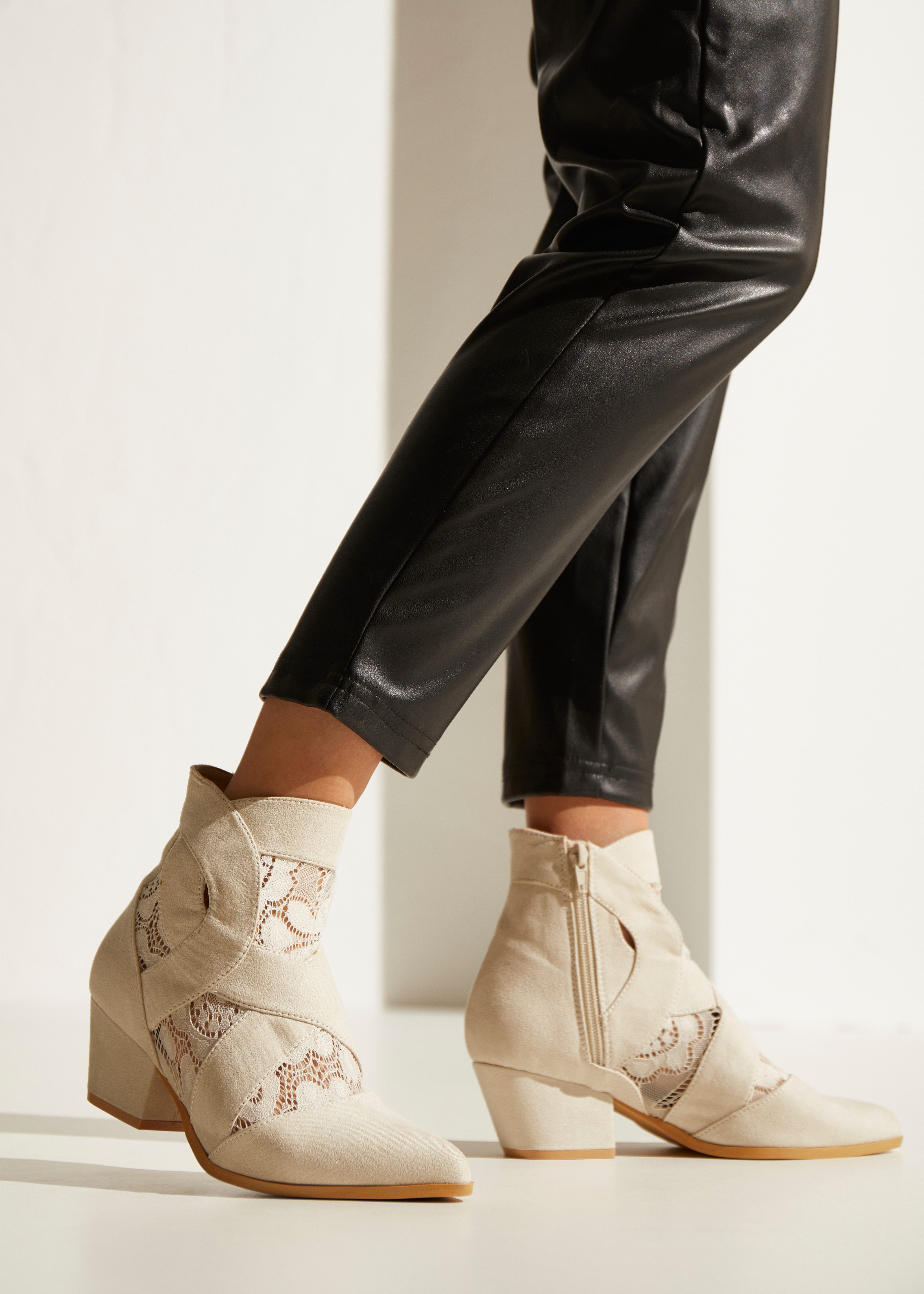 LASCANA Stiefelette mit Spitze & bequemen Blockabsatz, Cowboy Boots, Wester günstig online kaufen