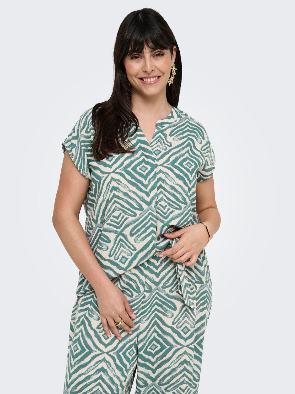 ONLY CARMAKOMA Kurzarmbluse CARSHILLA SL SHIRT AOP VIS BS günstig online kaufen