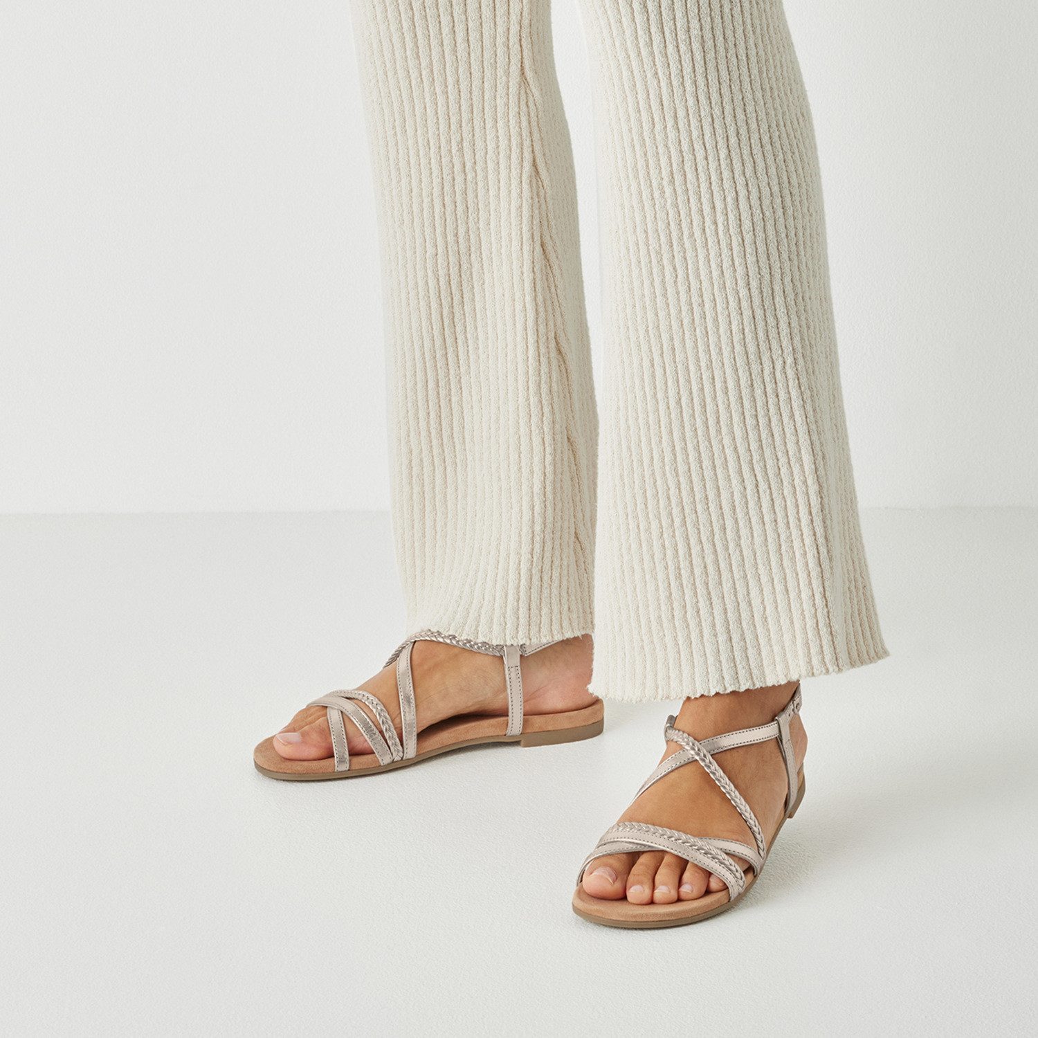 Tamaris Riemchensandale Sommerschuh, Sandalette mit feinen Riemchen