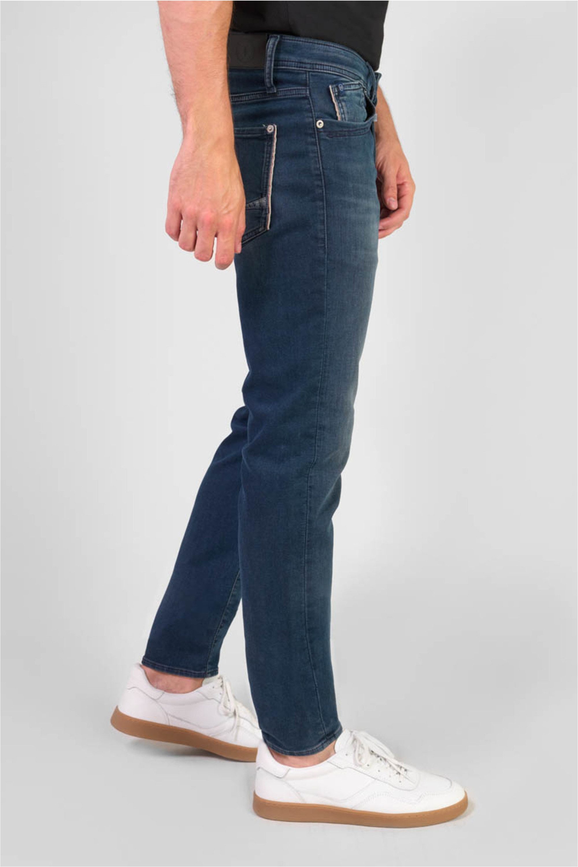 Le Temps Des Cerises Slim-fit-Jeans 700/11JO mit eng anliegendem Schnitt