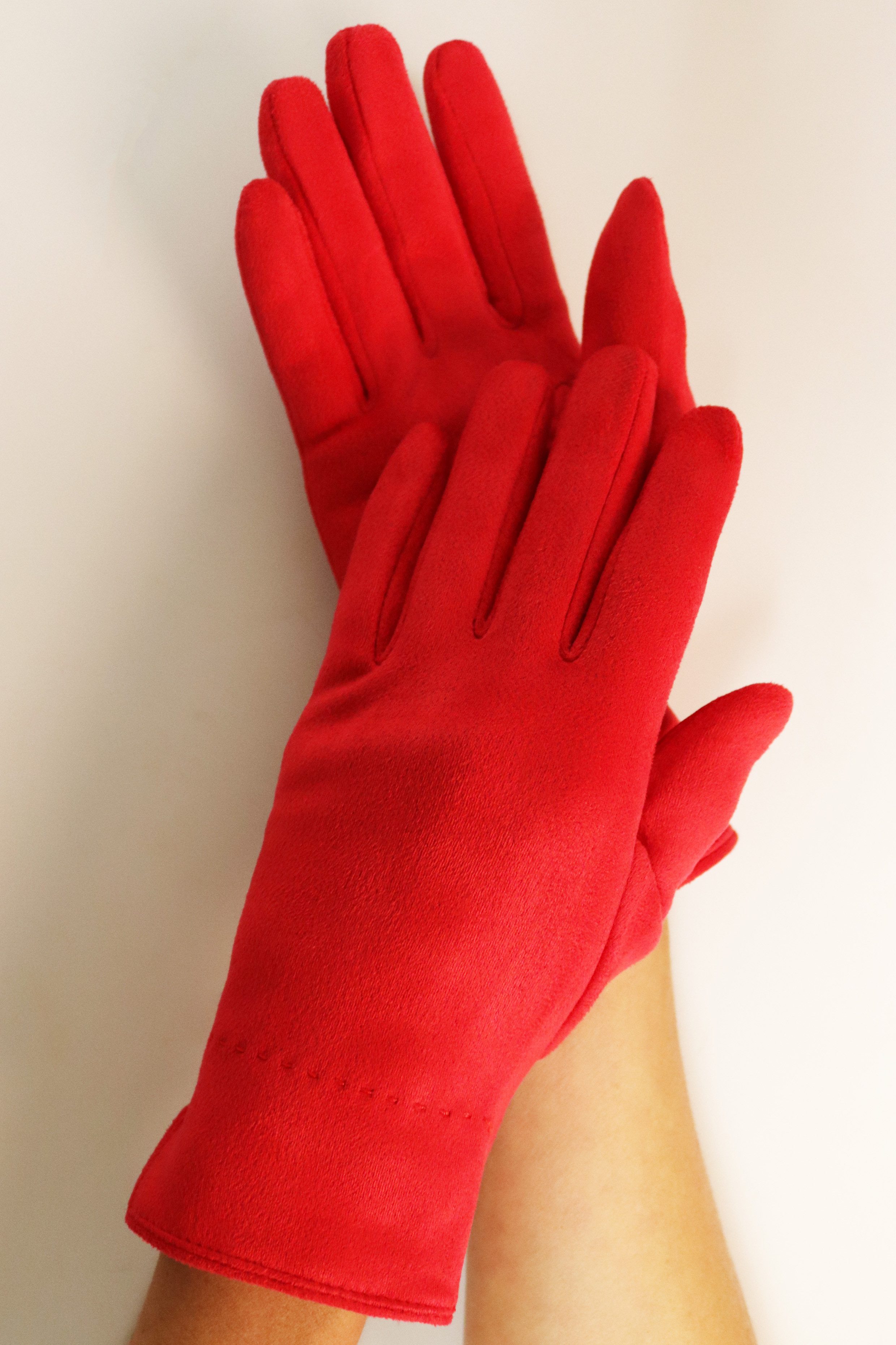 Capelli New York Strickhandschuhe (1 Paar) mit Ziernaht, Metall-Logo, Feinripp-Strick, elastisch