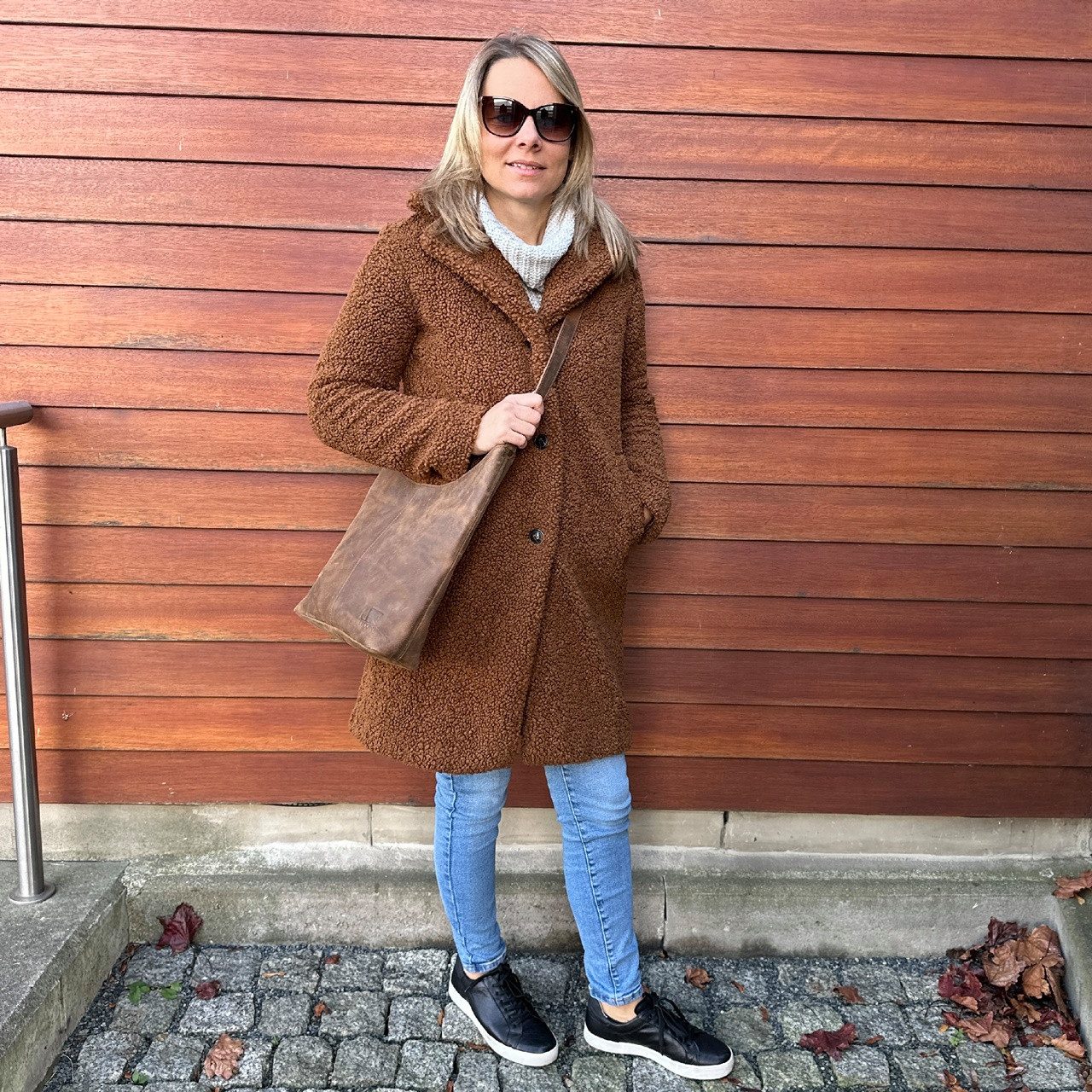 LECONI Umhängetasche mittlere Handtasche Damen Schultertasche Damentasche Leder LE0072, Echt Leder – verstellbarer Schulterriemen – Größe 33 × 33 × 9 cm