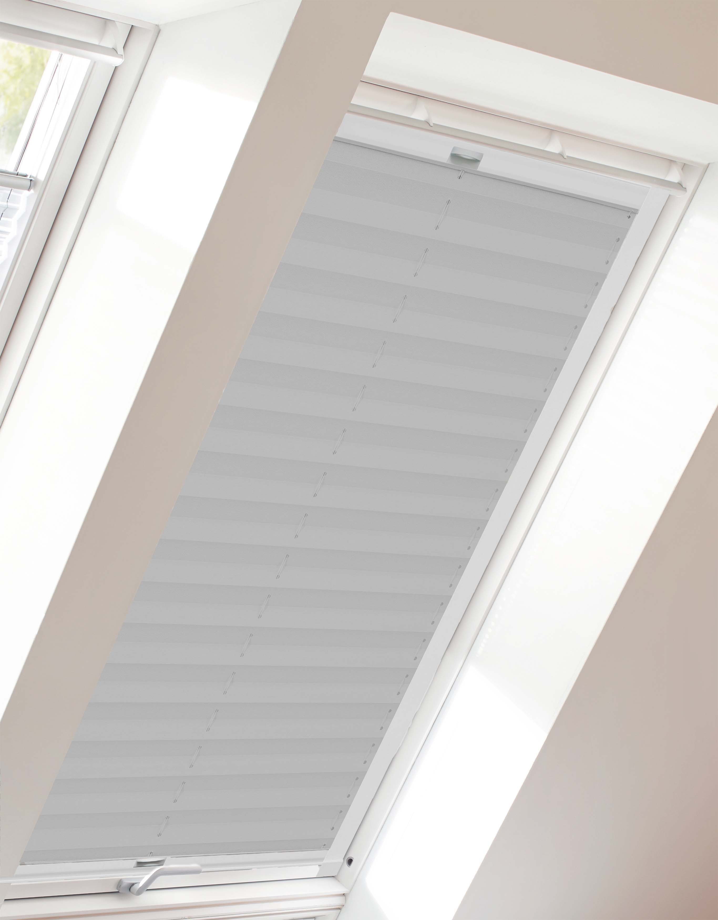 mit Dachfensterplissee grau Style Führungsschienen sunlines, Classic verspannt, Lichtschutz, Crepe, verschraubt,